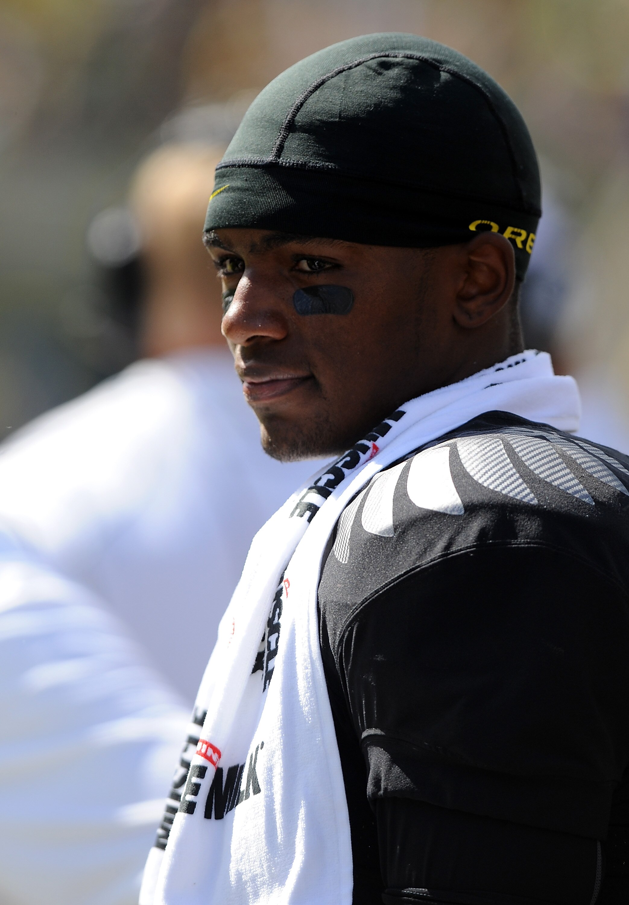 EUGENE, OR - SEPTEMBER 04: Quarterback Darron Thomas #1 of the Oregon Ducks watches the action from the bench in the third quarter of the game against the New Mexico Lobos at Autzen Stadium on September 4, 2010 in Eugene, Oregon. Oregon won the game 72-0.