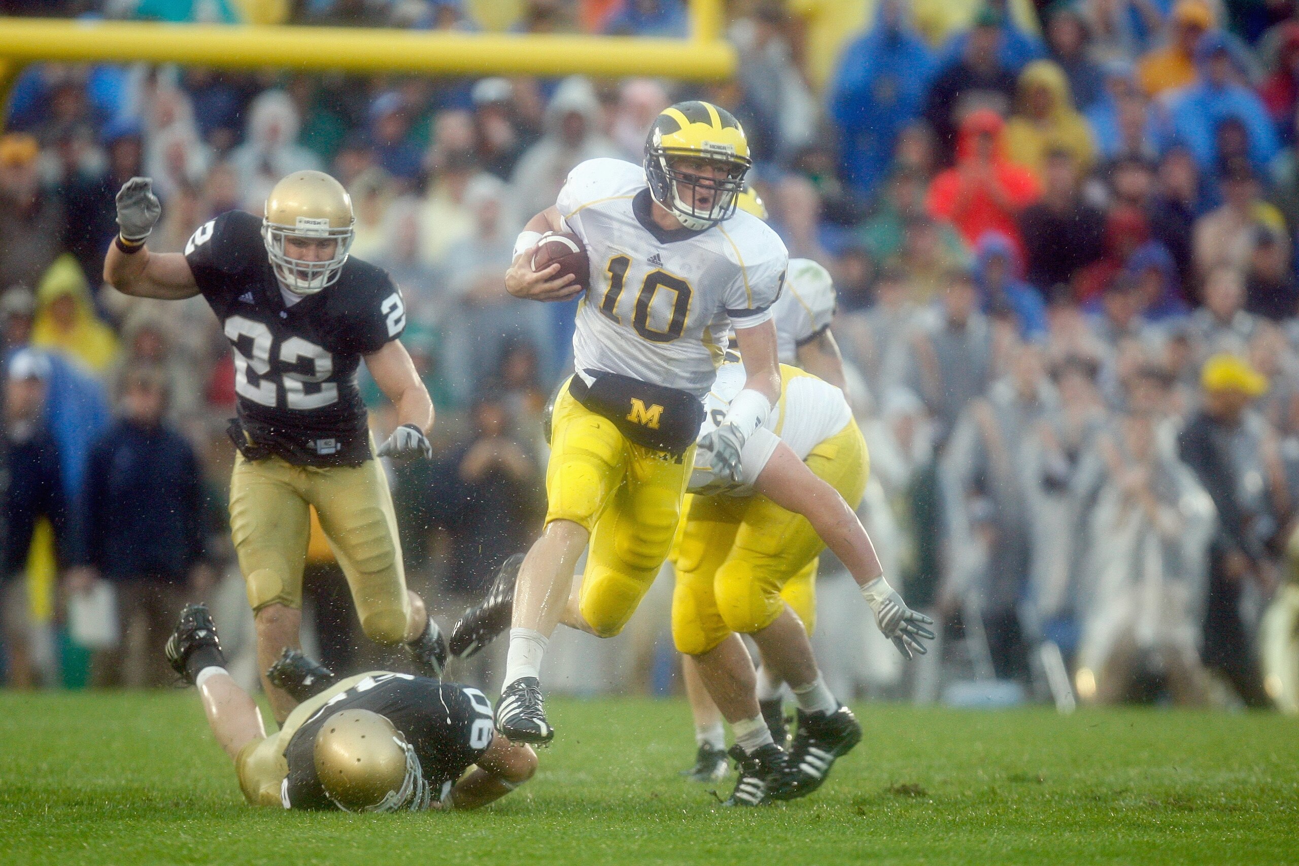 SOUTH BEND,IN - SEPTEMBER 13:  Quarterback Steven Threet #10 of the Michigan Wolverines runs the ball during the game against the Notre Dame Fighting Irish on September 13, 2008 at Notre Dame Stadium in South Bend, Indiana. (Photo by: Gregory Shamus/Getty