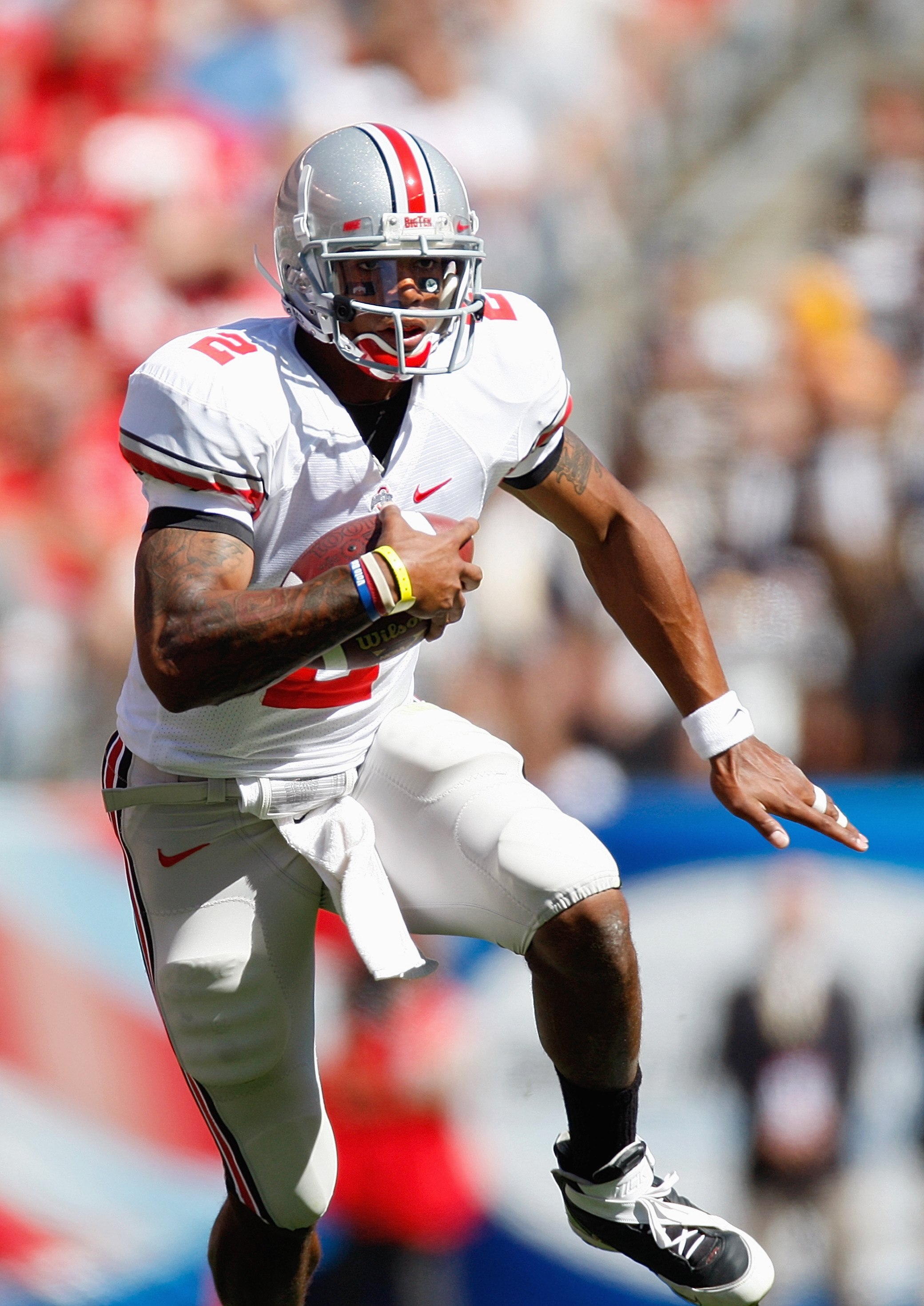 CLEVELAND - SEPTEMBER 19: Quarterback Terrelle Pryor #2 of the Ohio State Buckeyes rushes the ball during the game against the Toledo Rockets at Cleveland Browns Stadium on September 19, 2009 in Cleveland, Ohio. The Ohio State Buckeyes shutout the Toledo 