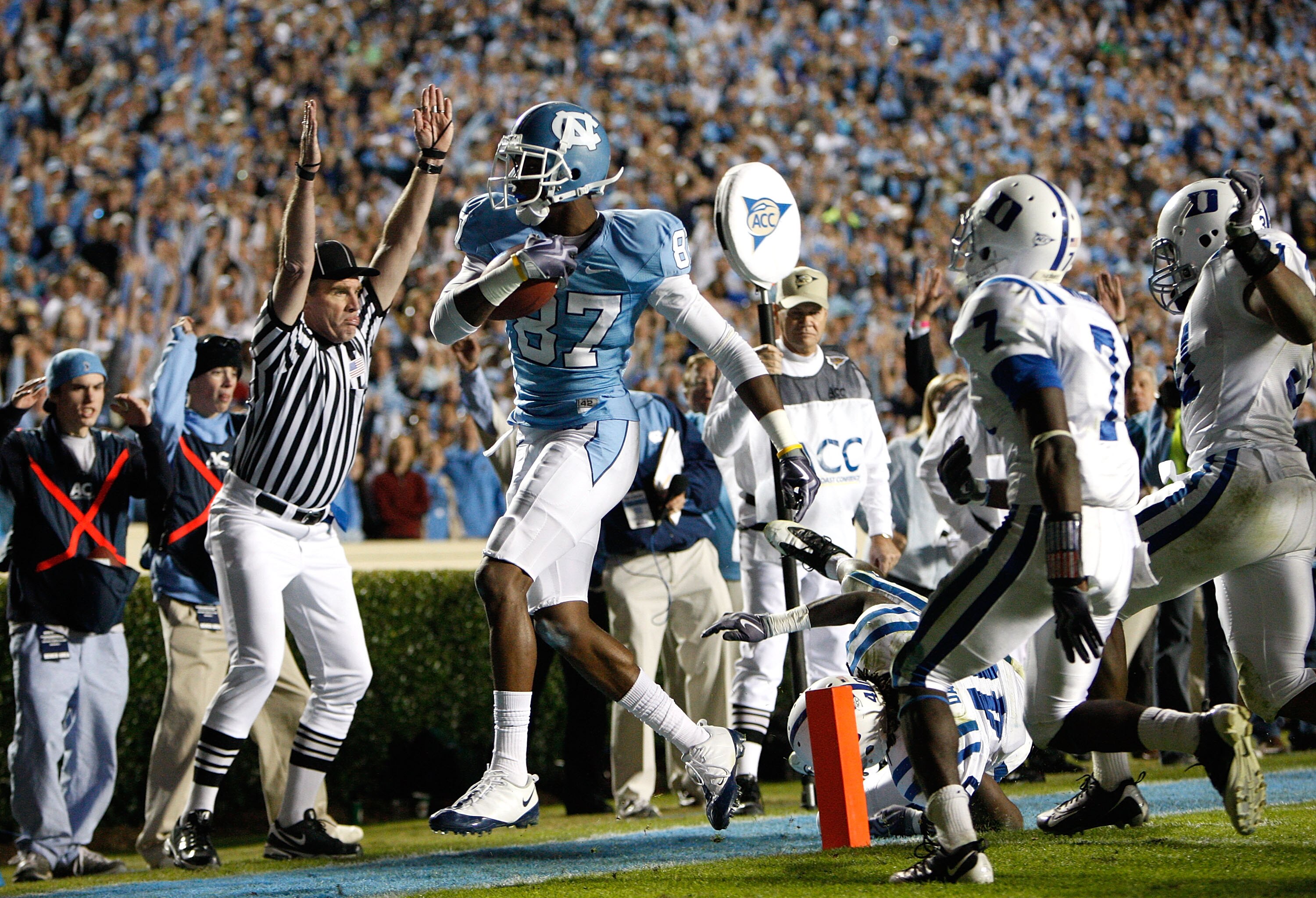 CHAPEL HILL, NC - NOVEMBER 07:  Jheranie Boyd #87 of the North Carolina Tar Heels goes in for a touchdown that sealed the game against the Duke Blue Devils during their game at Kenan Stadium on November 7, 2009 in Chapel Hill, North Carolina.  (Photo by S