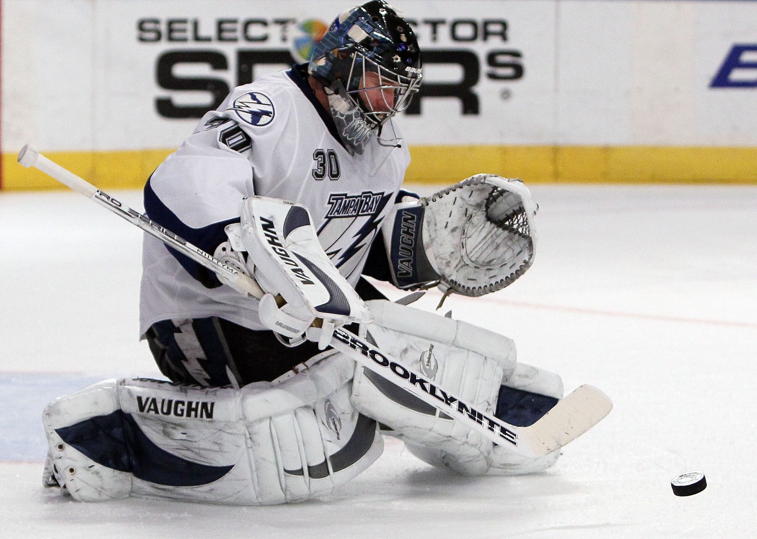 NEW YORK - JANUARY 19:  Antero Niittymaki #30 of the Tampa Bay Lightning makes a save against the New York Rangers on January 19, 2010 at Madison Square Garden in New York City.  (Photo by Jim McIsaac/Getty Images)