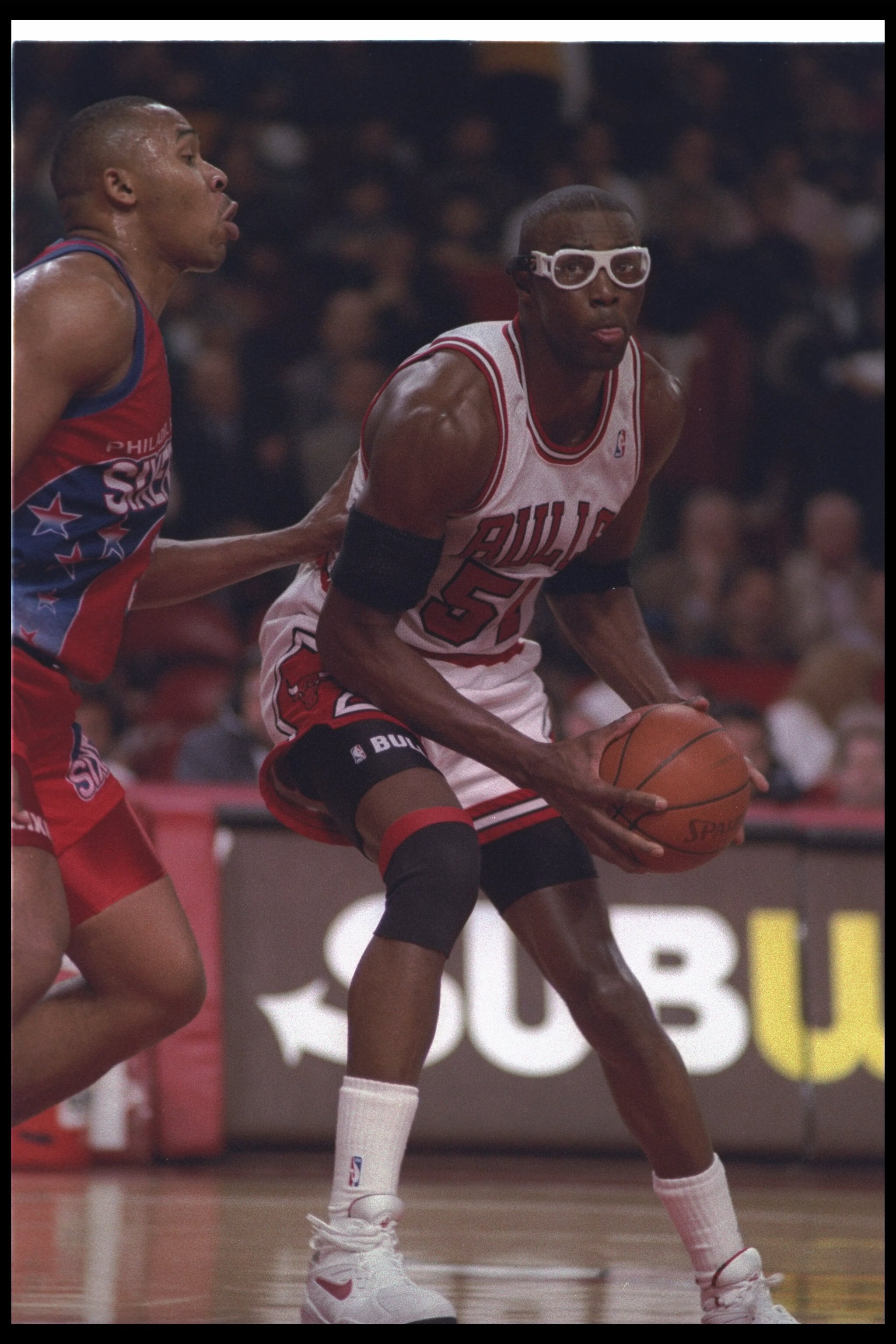 20 Apr 1993:  Forward Horace Grant #54 of the Chicago Bulls moves the ball during a game against the Philadelphia 76ers at the United Center in Chicago, Illinois.  The Bulls won the game, 123-94. Mandatory Credit: Jonathan Daniel  /Allsport