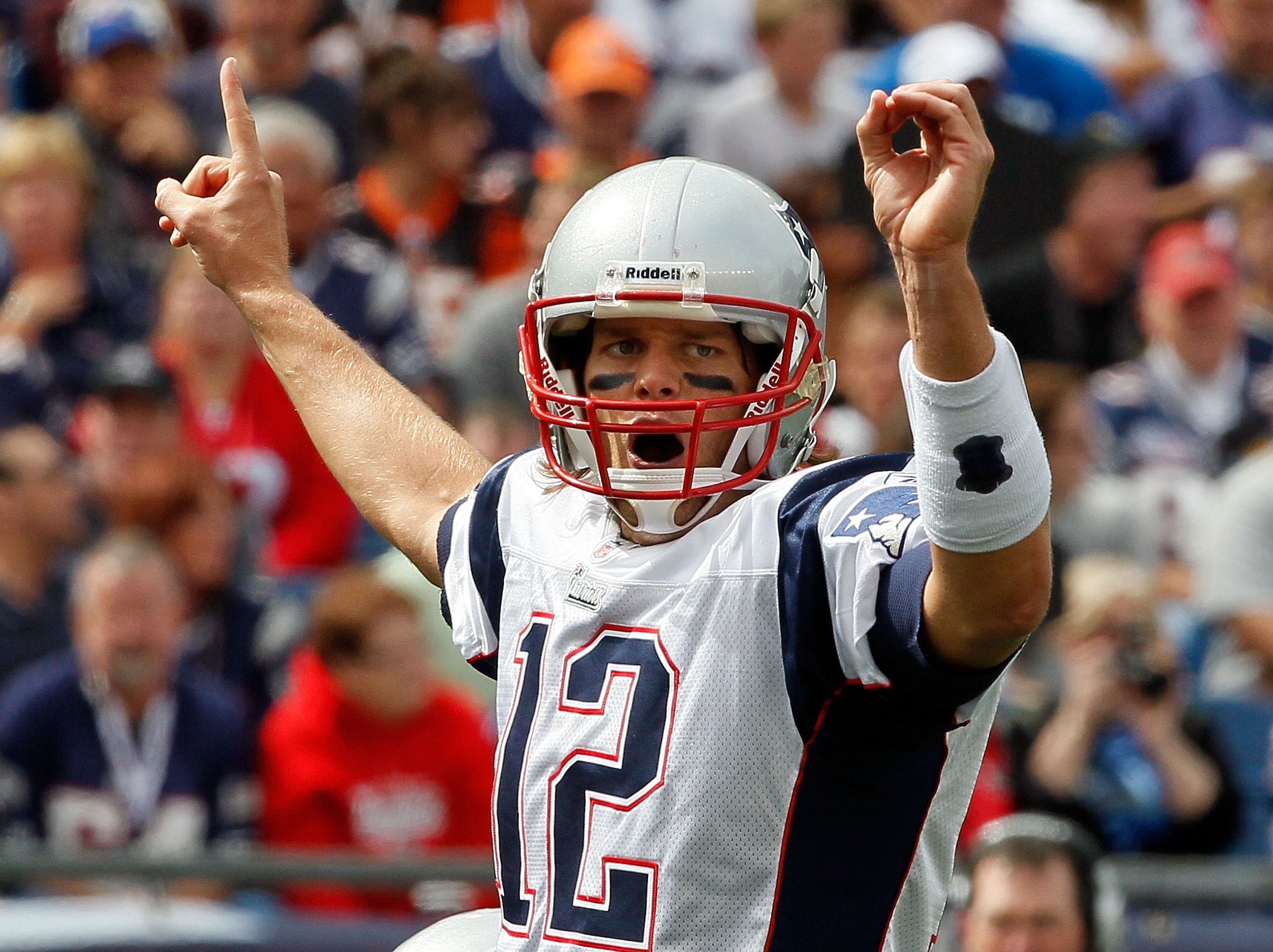 FOXBORO, MA - SEPTEMBER 12: Quarterback Tom Brady #12  calls out a play in the first quarter during the NFL season opener against the Cincinnati Bengals at Gillette Stadium on September 12, 2010 in Foxboro, Massachusetts. (Photo by Jim Rogash/Getty Images