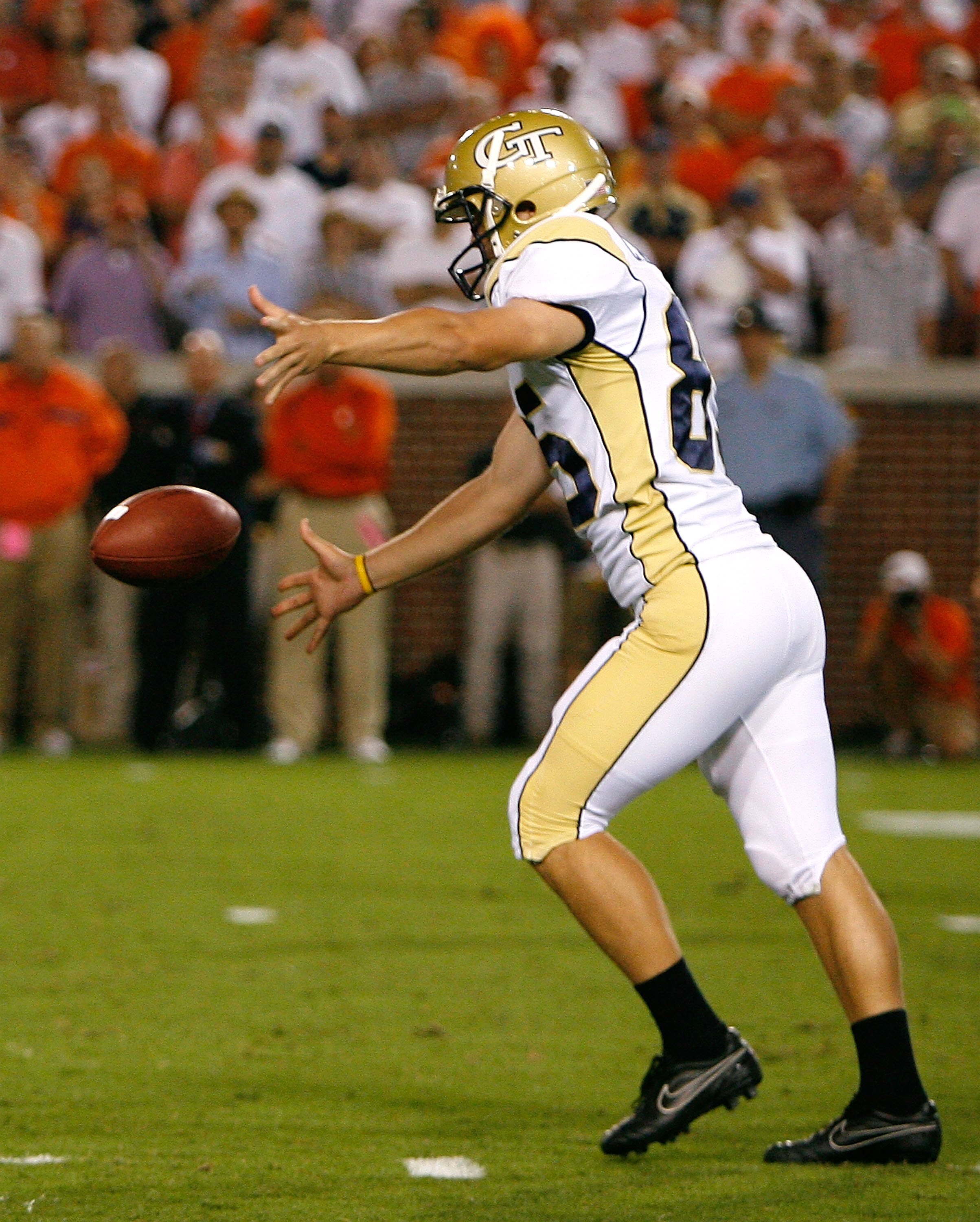 ATLANTA - SEPTEMBER 10:  Punter Chandler Anderson #85 of the Georgia Tech Yellow Jackets against the Clemson Tigers at Bobby Dodd Stadium on September 10, 2009 in Atlanta, Georgia.  (Photo by Kevin C. Cox/Getty Images)