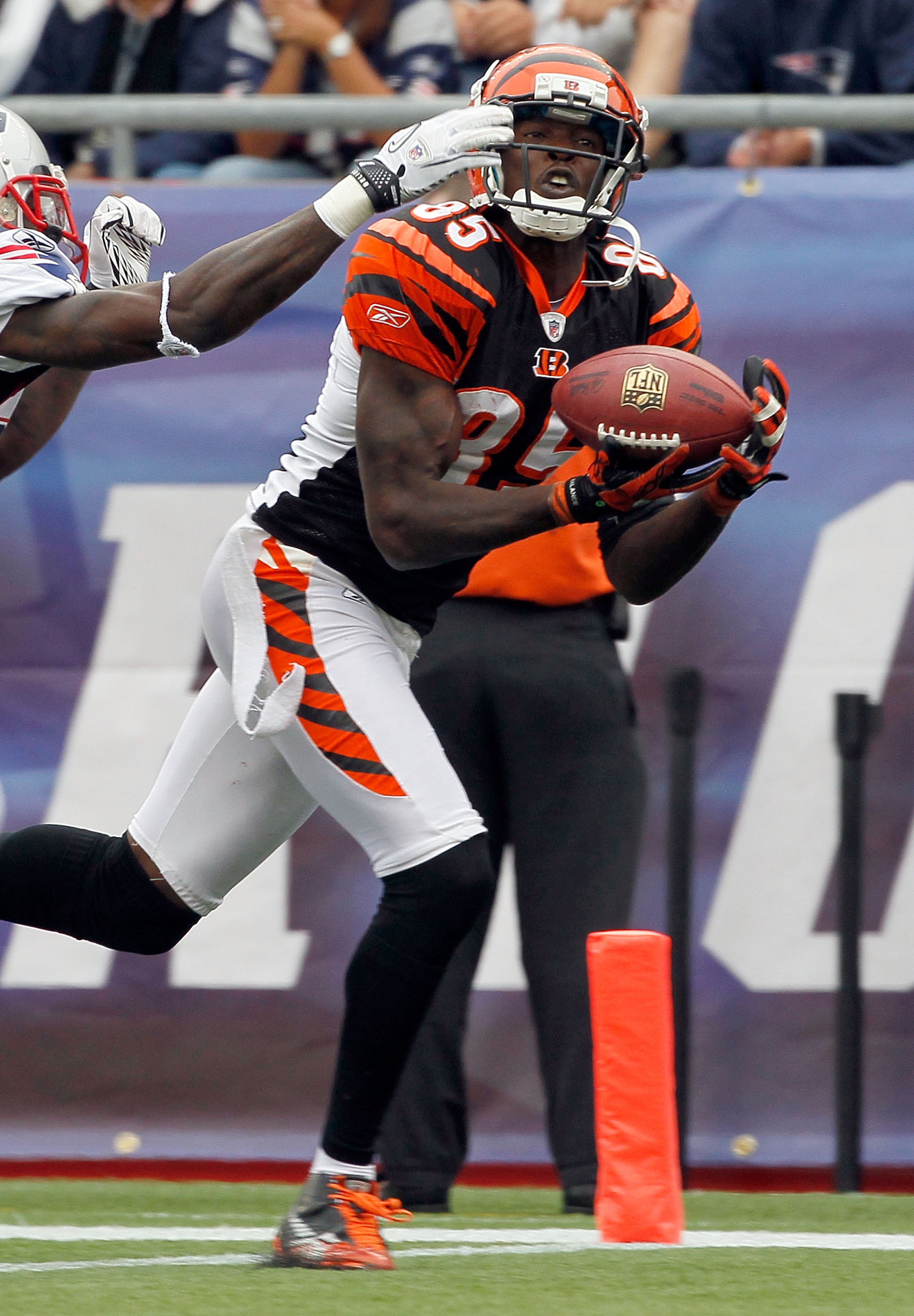 FOXBORO, MA - SEPTEMBER 12: Darius Butler #28 of the New England Patriots cannot stop a touchdown catch by Chad Ochocinco #85 of the Cincinnati Bengals in the second half during the NFL season opener at Gillette Stadium on September 12, 2010 in Foxboro, FOXBORO, MA - SEPTEMBER 12: Darius Butler #28 of the New England Patriots cannot stop a touchdown catch by Chad Ochocinco #85 of the Cincinnati Bengals in the second half during the NFL season opener at Gillette Stadium on September 12, 2010 in Foxboro,