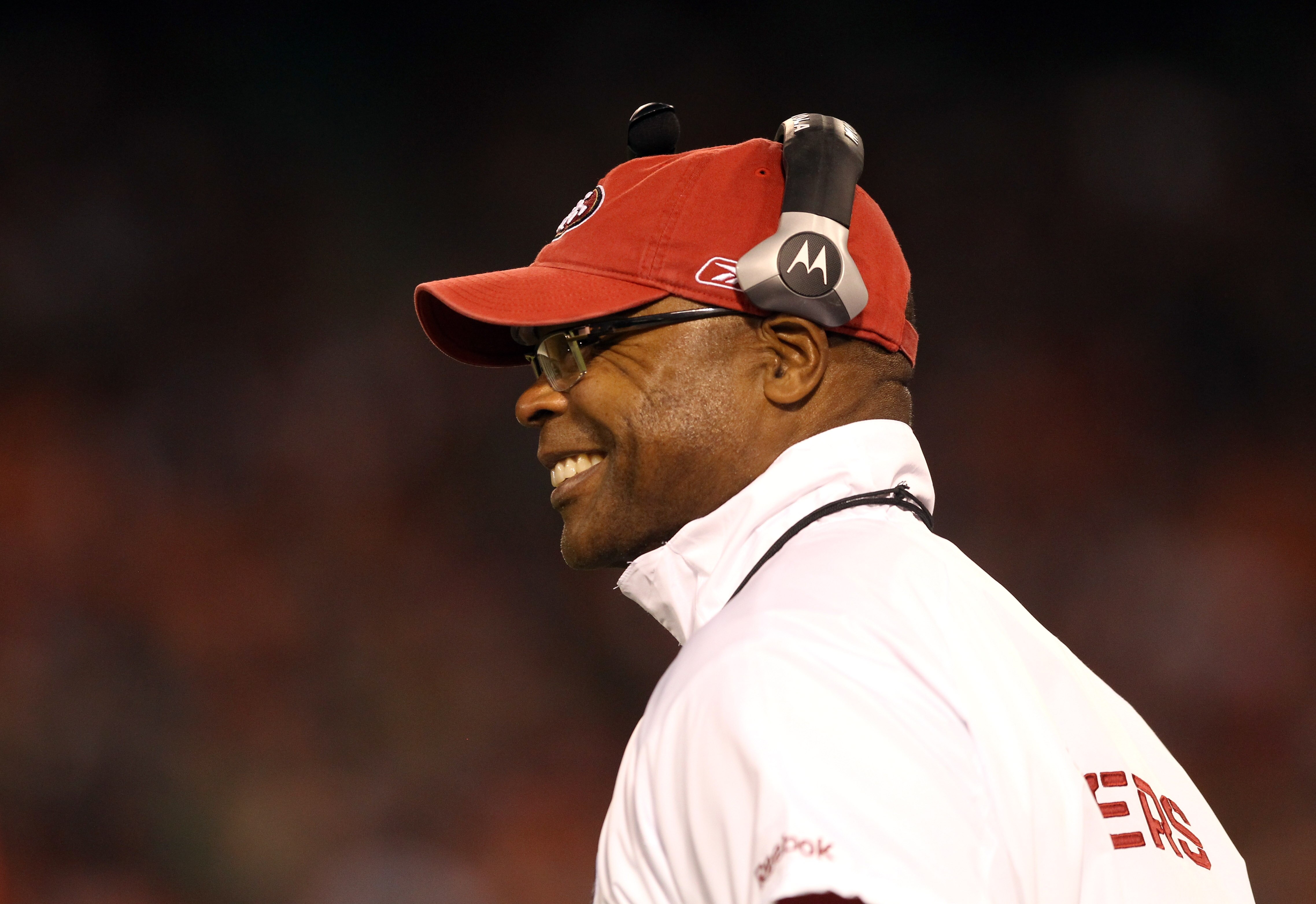 SAN FRANCISCO - SEPTEMBER 02:  Head coach Mike Singletary of the San Francisco 49ers watches his team during their game against the San Diego Chargers at Candlestick Park  on September 2, 2010 in San Francisco, California.  (Photo by Ezra Shaw/Getty Image