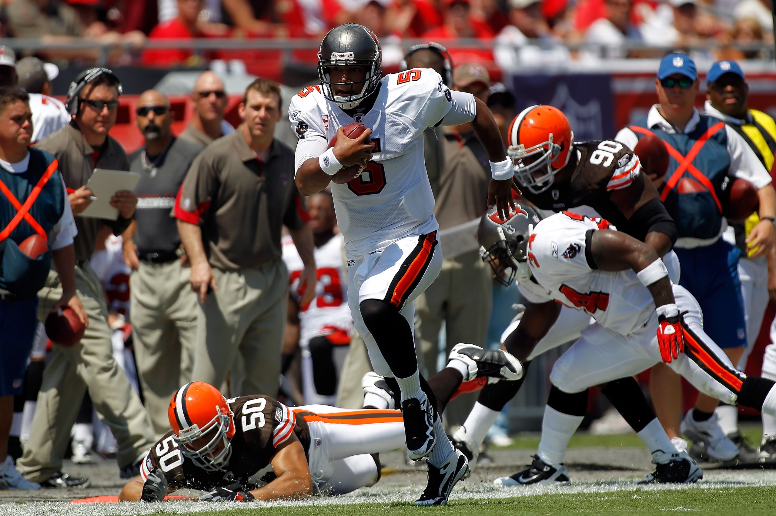 TAMPA, FL - SEPTEMBER 12:  Quarterback Josh Freeman #5 of the Tampa Bay Buccaneers runs the ball against the Cleveland Browns during the NFL season opener game at Raymond James Stadium on September 12, 2010 in Tampa, Florida.  (Photo by J. Meric/Getty Ima