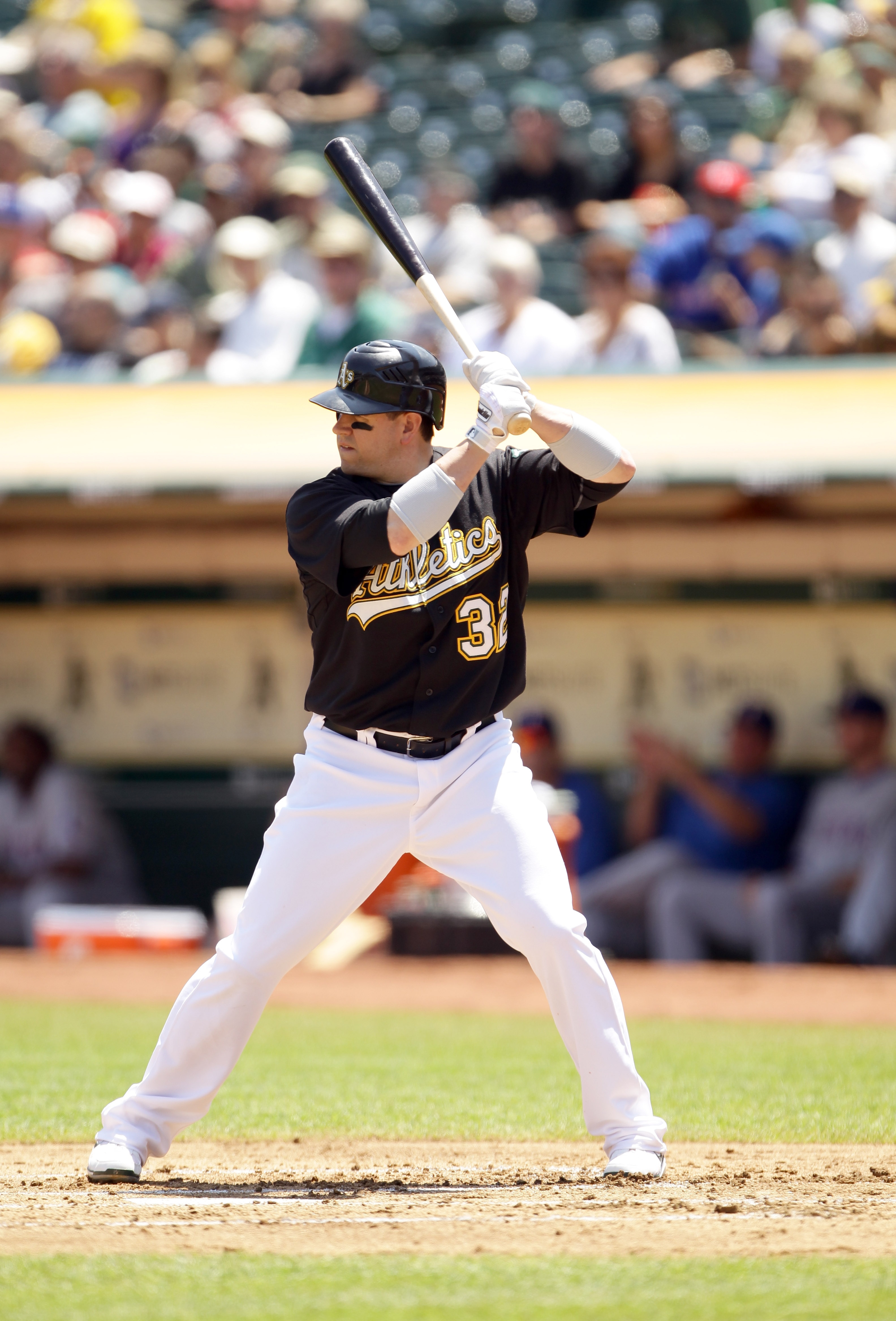OAKLAND, CA - AUGUST 07:  Jack Cust #32 of the Oakland Athletics bats against the Texas Rangers at the Oakland-Alameda County Coliseum on August 7, 2010 in Oakland, California.  (Photo by Ezra Shaw/Getty Images)