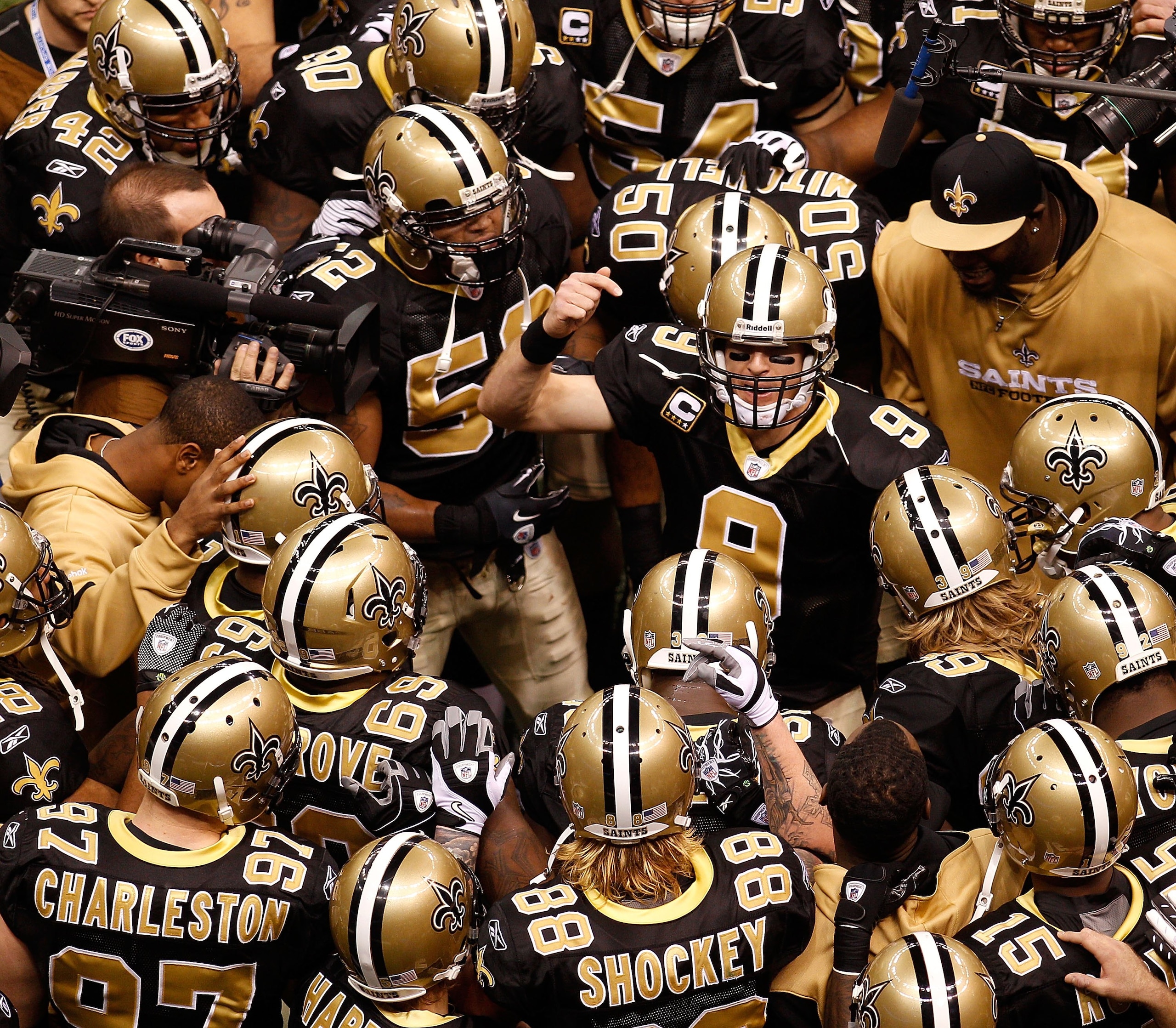 NEW ORLEANS - JANUARY 24: Quarterback Drew Brees #9 of the New Orleans Saints addresses his teammates prior to playing against the Minnesota Vikings during the NFC Championship Game at the Louisiana Superdome on January 24, 2010 in New Orleans, Louisiana NEW ORLEANS - JANUARY 24: Quarterback Drew Brees #9 of the New Orleans Saints addresses his teammates prior to playing against the Minnesota Vikings during the NFC Championship Game at the Louisiana Superdome on January 24, 2010 in New Orleans, Louisiana