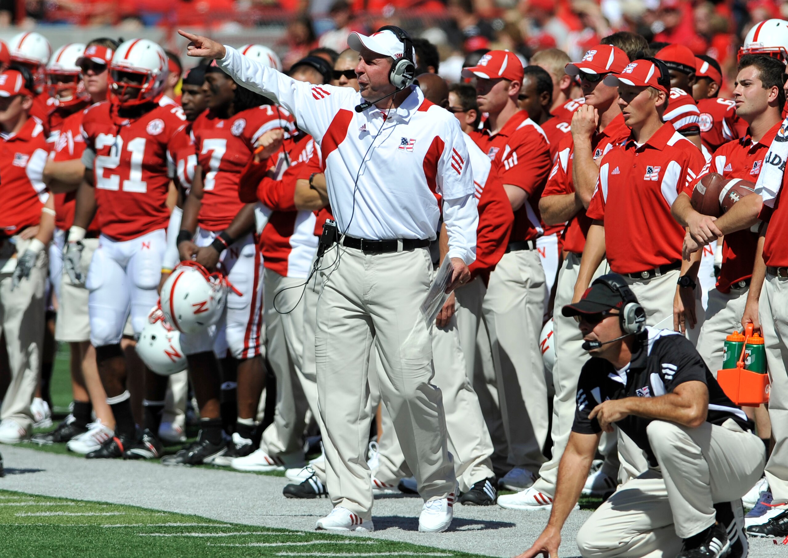 LINCOLN, NE - SEPTEMBER 11: Nebraska Cornhuskers HEad Coach Bo Pelini (center) coaches his defense during second half action of their game at Memorial Stadium on September 4, 2010 in Lincoln, Nebraska. Nebraska Defeated Idaho 38-17. (Photo by Eric Francis