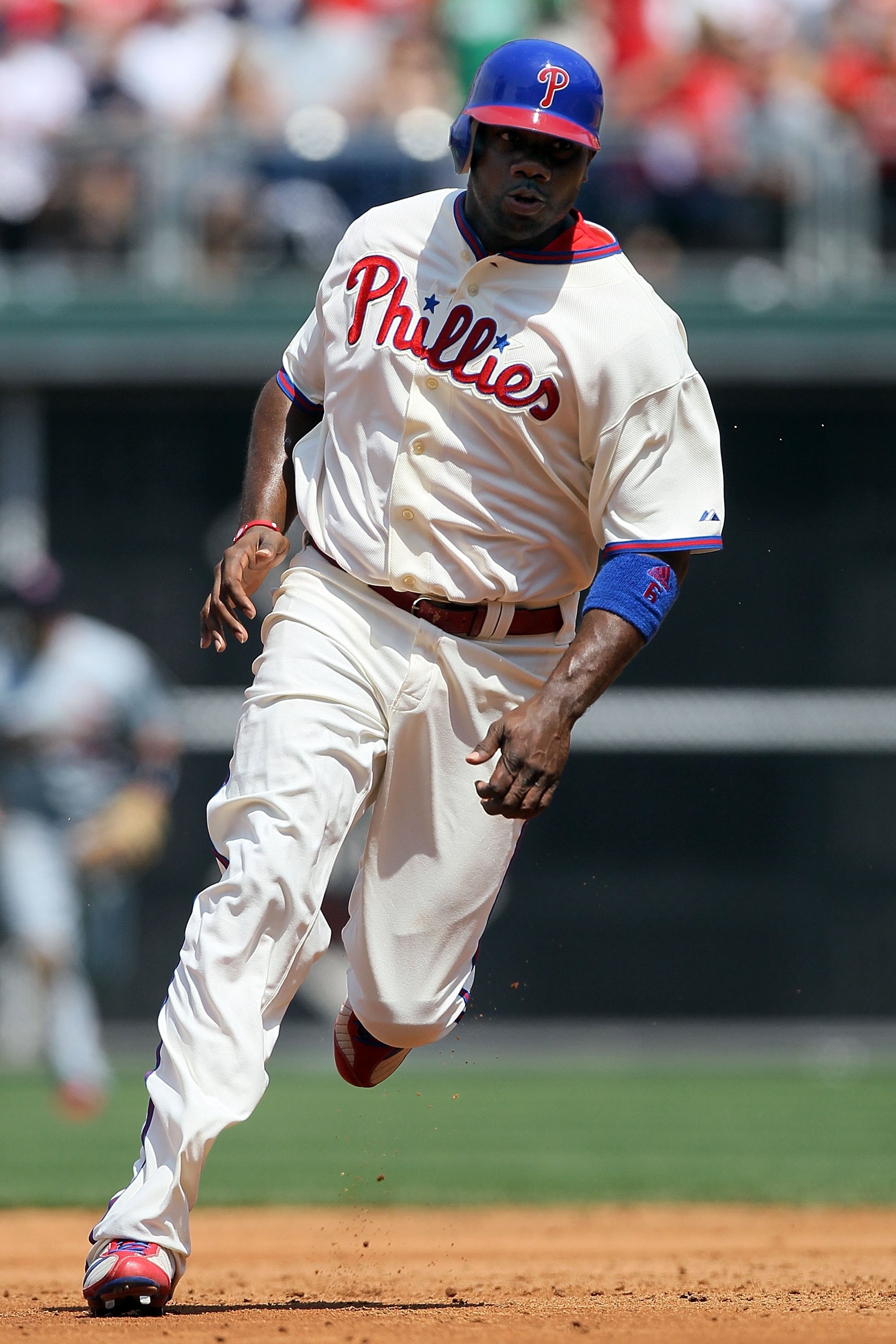 PHILADELPHIA - MAY 06: Ryan Howard #6 of the Philadelphia Phillies runs against the St. Louis Cardinals at Citizens Bank Park on May 6, 2010 in Philadelphia, Pennsylvania. (Photo by Jim McIsaac/Getty Images) PHILADELPHIA - MAY 06: Ryan Howard #6 of the Philadelphia Phillies runs against the St. Louis Cardinals at Citizens Bank Park on May 6, 2010 in Philadelphia, Pennsylvania. (Photo by Jim McIsaac/Getty Images)