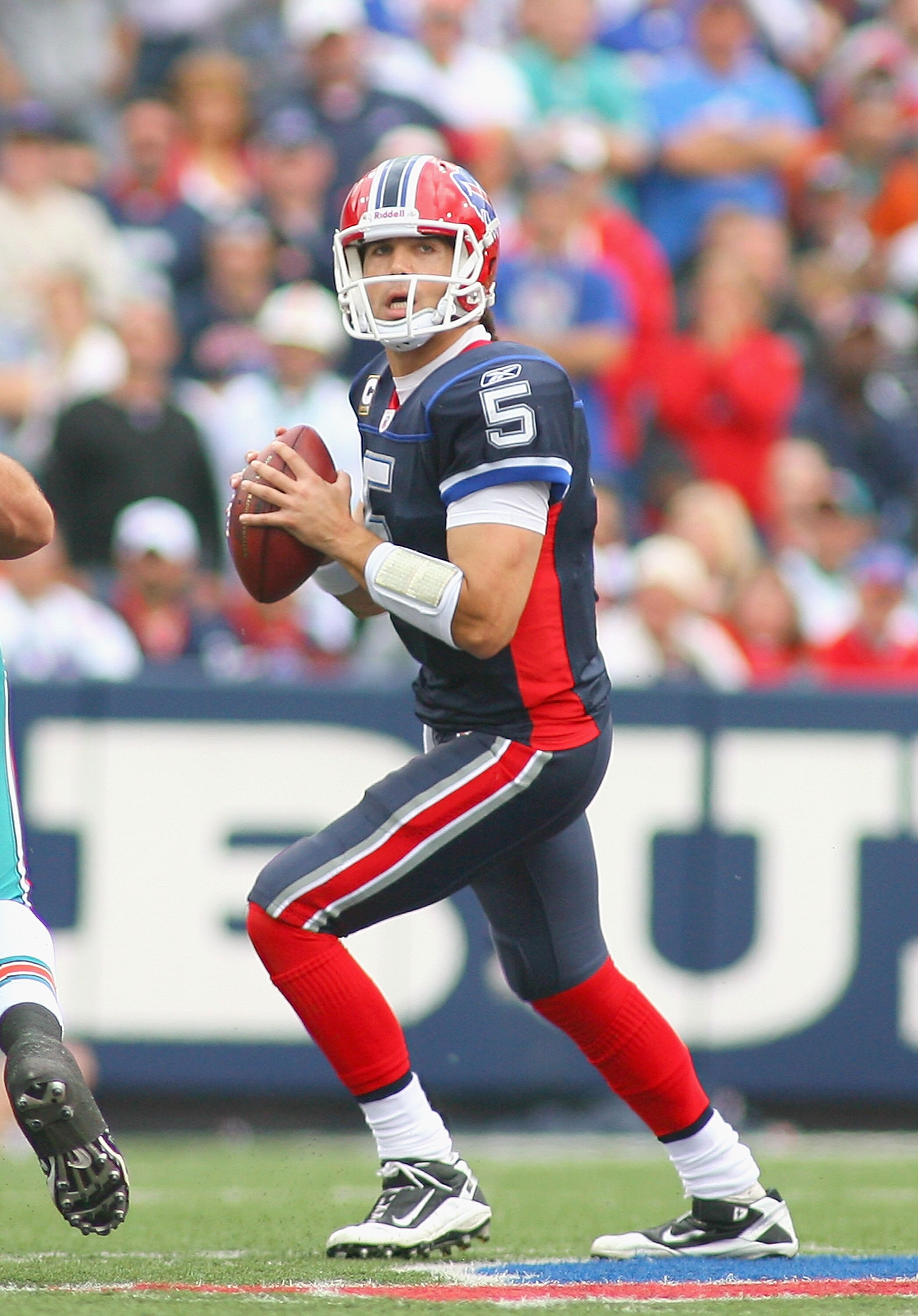 ORCHARD PARK, NY - SEPTEMBER 12: Trent Edwards #5 the Buffalo Bills readies to pass against the Miami Dolphins during the NFL season opener at Ralph Wilson Stadium on September 12, 2010 in Orchard Park, New York. Miami won 15-10. (Photo by Rick Stewart/Ge