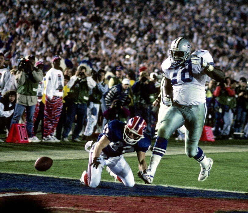 Leon Lett is fat and slow. Don Beebe is not. This never ends well.