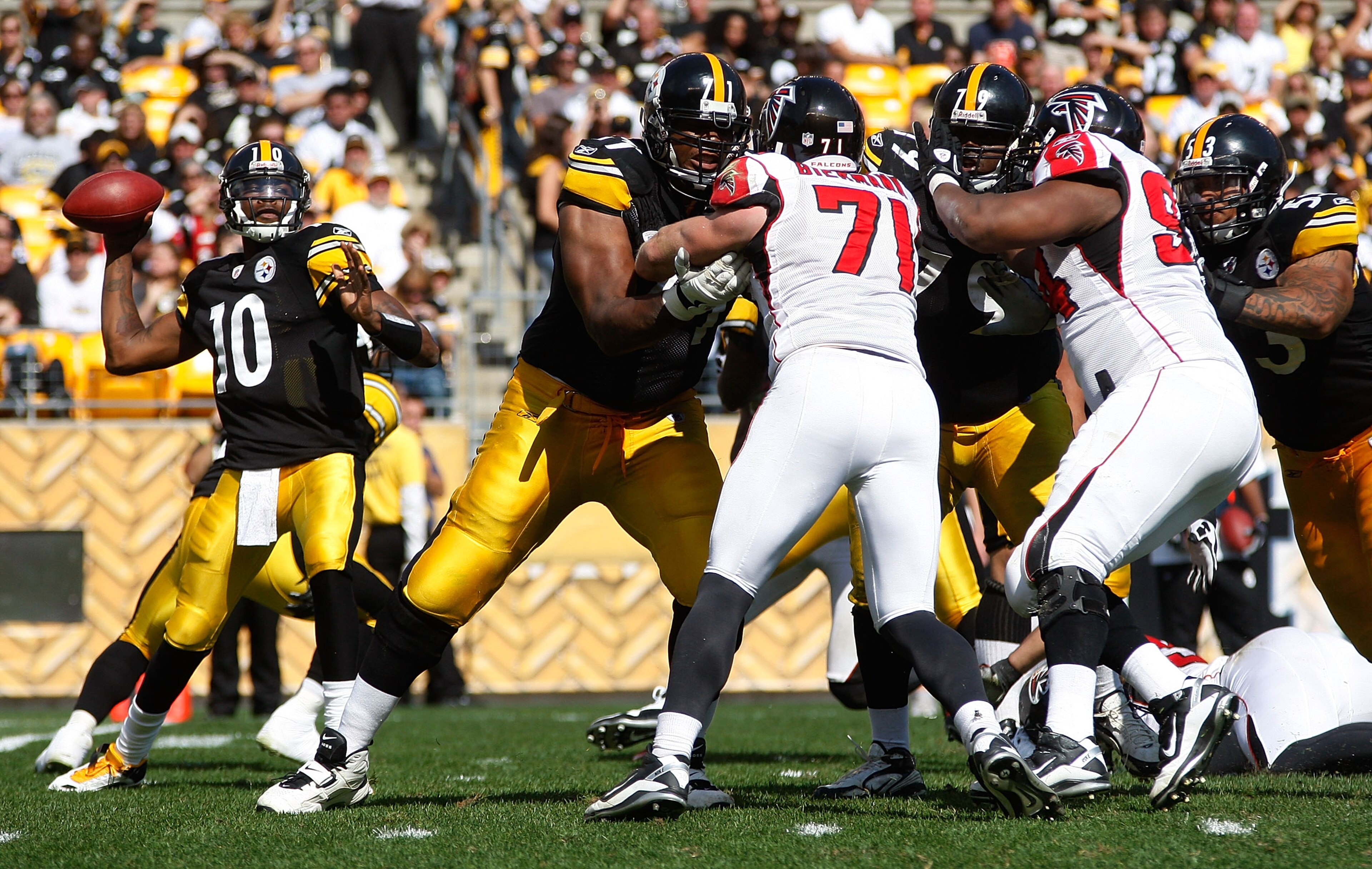 PITTSBURGH - SEPTEMBER 12: Dennis Dixon #10 of the Pittsburgh Steelers drops back to pass against the Atlanta Falcons during the NFL season opener game on September 12, 2010 at Heinz Field in Pittsburgh, Pennsylvania. (Photo by Jared Wickerham/Getty Ima PITTSBURGH - SEPTEMBER 12: Dennis Dixon #10 of the Pittsburgh Steelers drops back to pass against the Atlanta Falcons during the NFL season opener game on September 12, 2010 at Heinz Field in Pittsburgh, Pennsylvania. (Photo by Jared Wickerham/Getty Ima