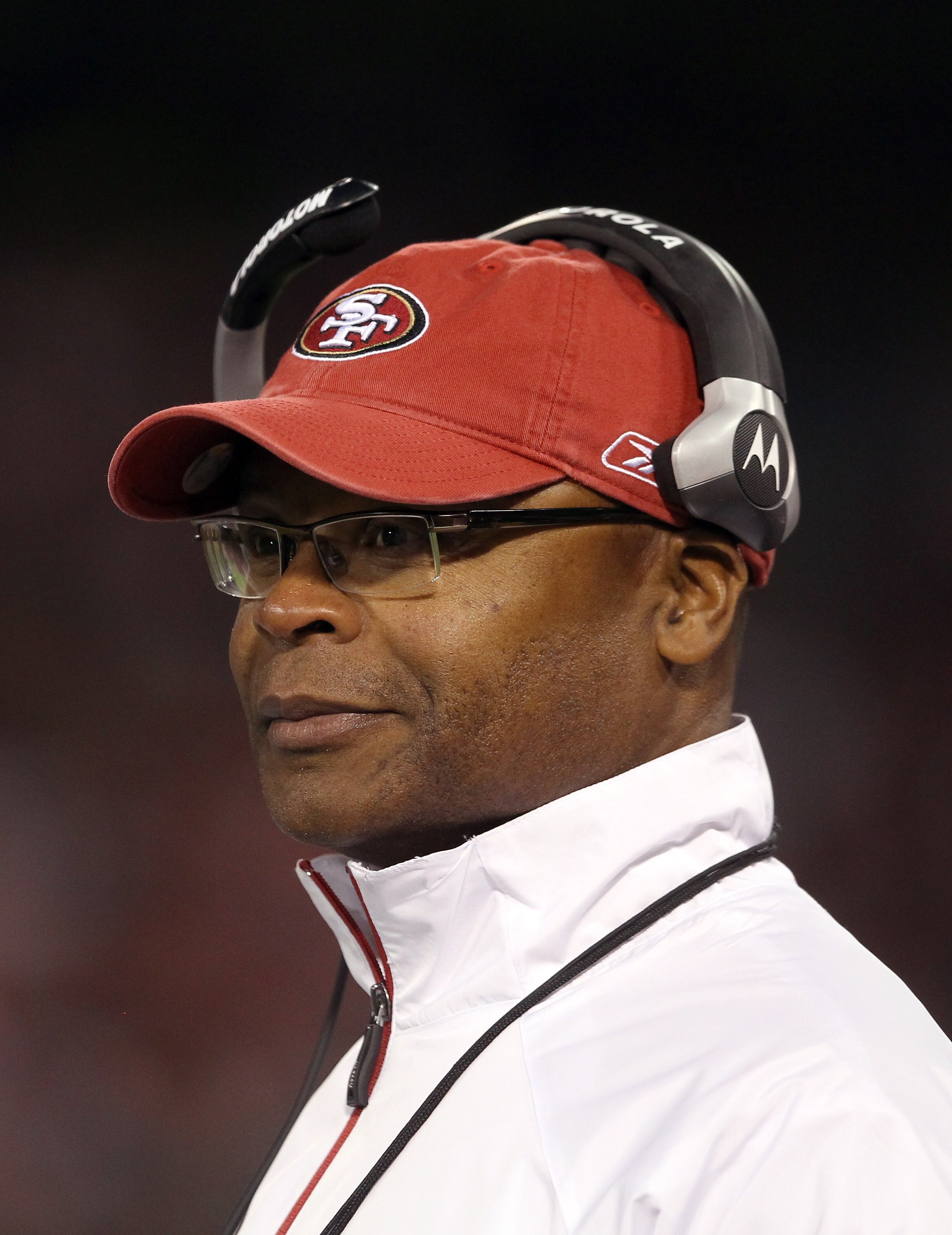 SAN FRANCISCO - SEPTEMBER 02:  Head coach Mike Singletary of the San Francisco 49ers watches his team during their game against the San Diego Chargers at Candlestick Park  on September 2, 2010 in San Francisco, California.  (Photo by Ezra Shaw/Getty Image