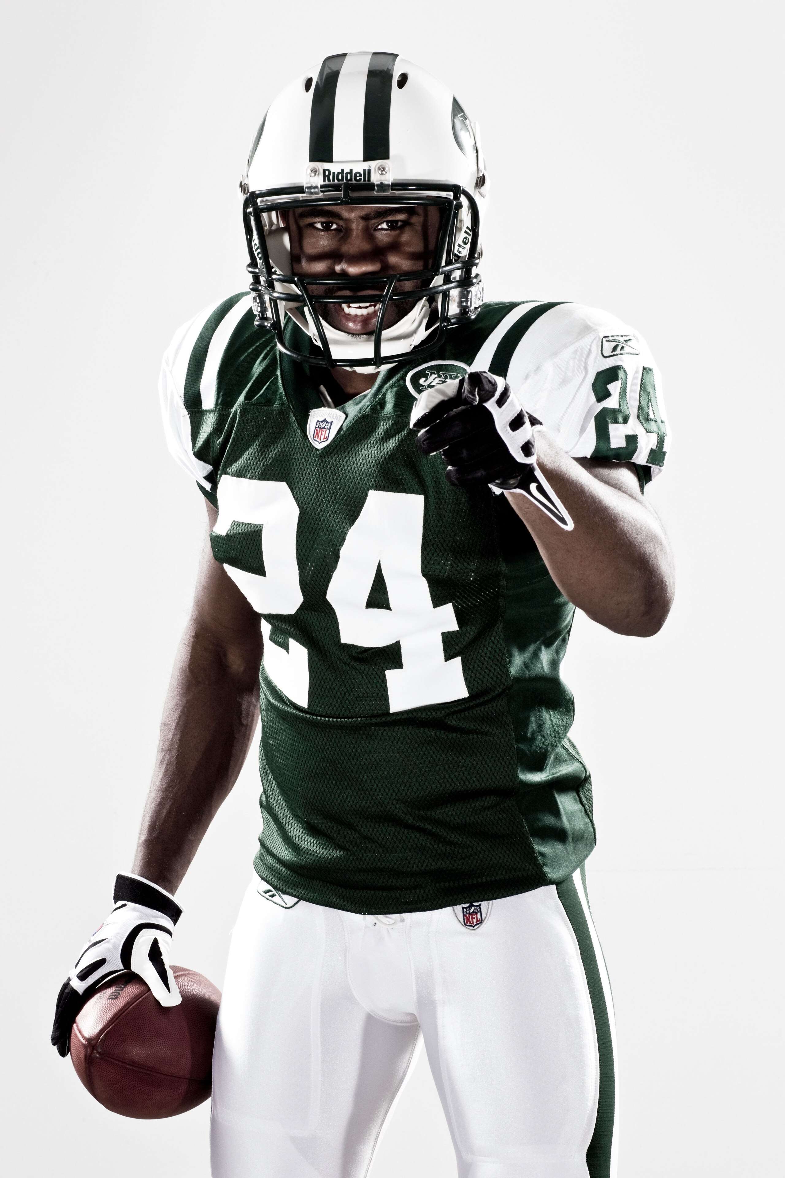 NEW YORK - MARCH 16: New York Jets Darrelle Revis poses for a portrait on March 16, 2010 in New York, New York. (Photo by Chris McGrath/Getty Images) NEW YORK - MARCH 16: New York Jets Darrelle Revis poses for a portrait on March 16, 2010 in New York, New York. (Photo by Chris McGrath/Getty Images)