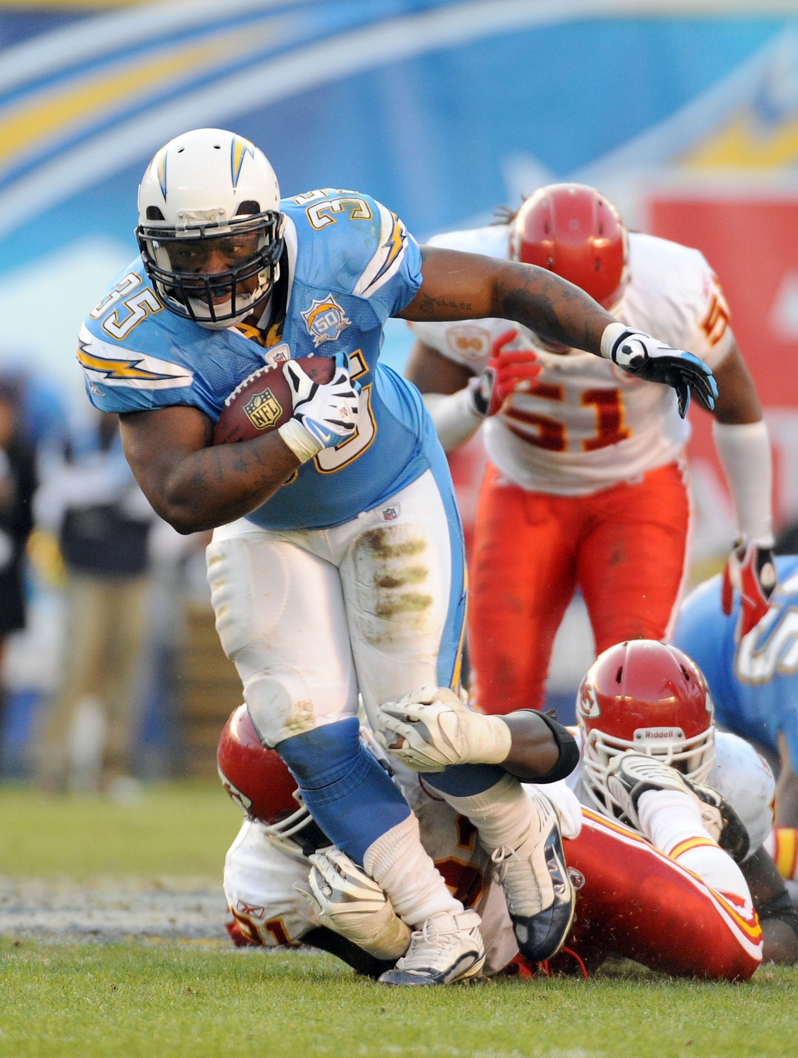 SAN DIEGO - NOVEMBER 29:  Mike Tolbert #35 of the San Diego Chargers carries the ball against the Kansas City Chiefs at Qualcomm Stadium on November 29, 2009 in San Diego, California.  (Photo by Harry How/Getty Images)