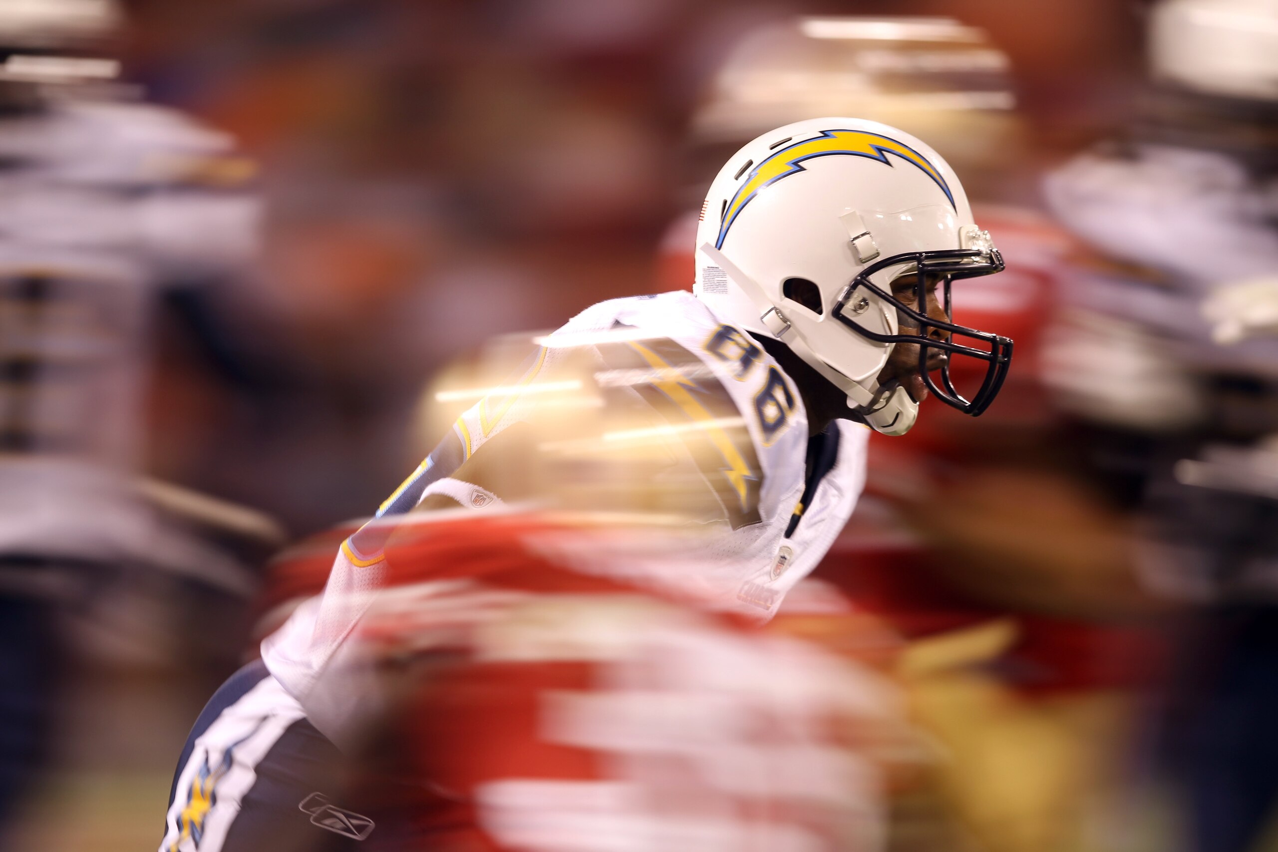 SAN FRANCISCO - SEPTEMBER 02:  Jeremy Williams #86 of the San Diego Chargers runs with the ball on his way to scoring a touchdown during their game against the San Francisco 49ers at Candlestick Park  on September 2, 2010 in San Francisco, California.  (P
