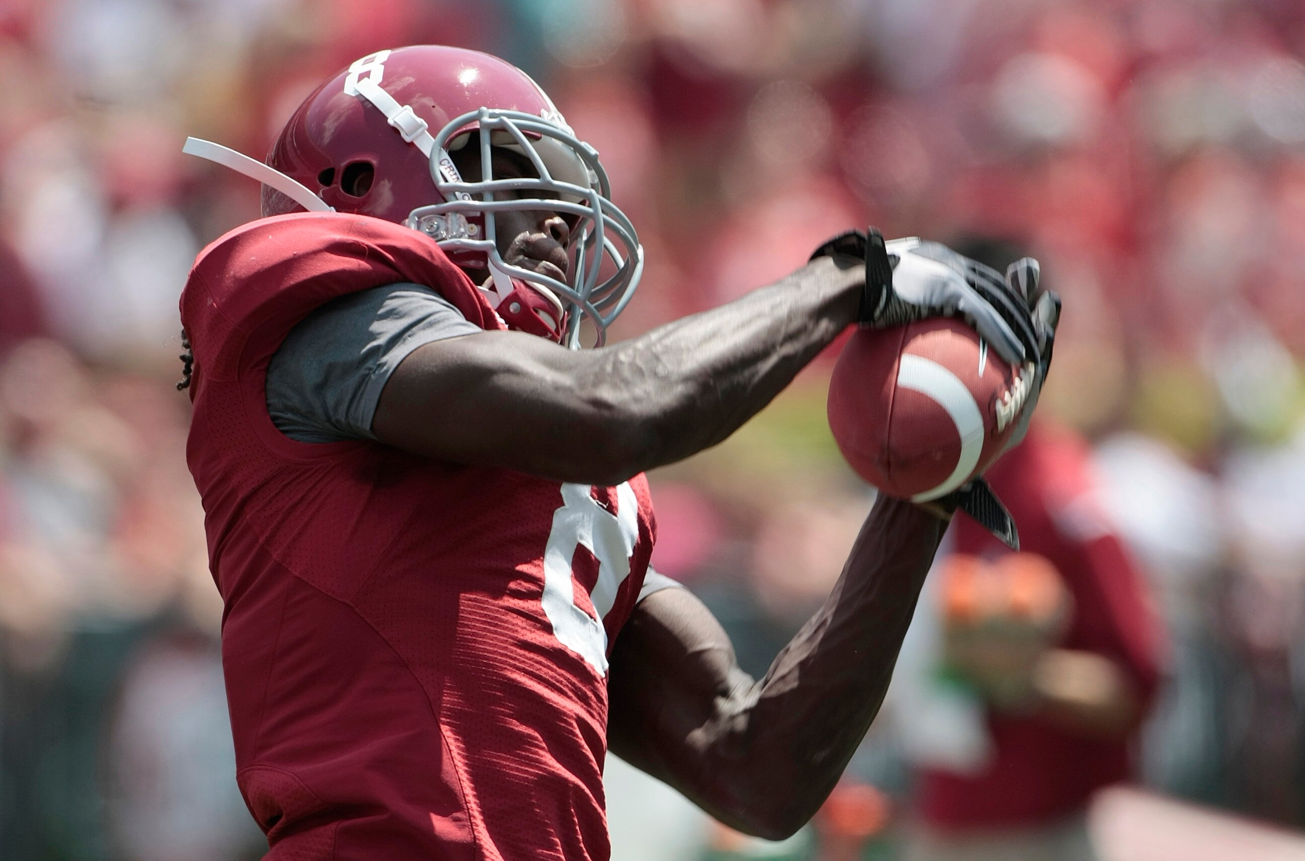 TUSCALOOSA, AL - APRIL 17: Wide receiver Julio Jones #8 of the Alabama Crimson Tide catches a pass during the Alabama spring game at Bryant Denny Stadium on April 17, 2010 in Tuscaloosa, Alabama. (Photo by Dave Martin/Getty Images) TUSCALOOSA, AL - APRIL 17: Wide receiver Julio Jones #8 of the Alabama Crimson Tide catches a pass during the Alabama spring game at Bryant Denny Stadium on April 17, 2010 in Tuscaloosa, Alabama. (Photo by Dave Martin/Getty Images)