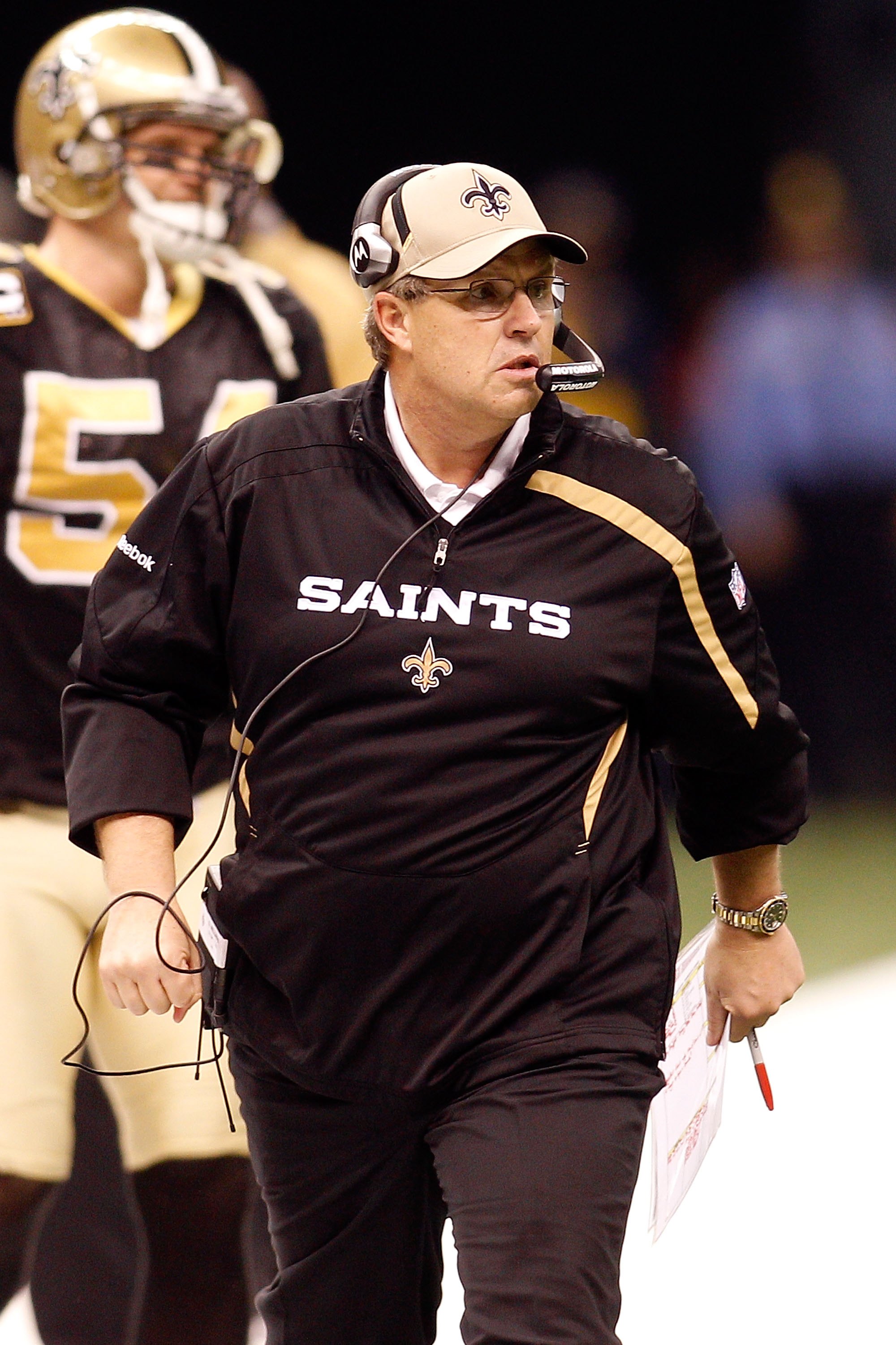 NEW ORLEANS - JANUARY 24:  Defensive coordinator Greg Williams of the New Orleans Saints coaches against the Minnesota Vikings during the NFC Championship Game at the Louisiana Superdome on January 24, 2010 in New Orleans, Louisiana. The Saints won 31-28