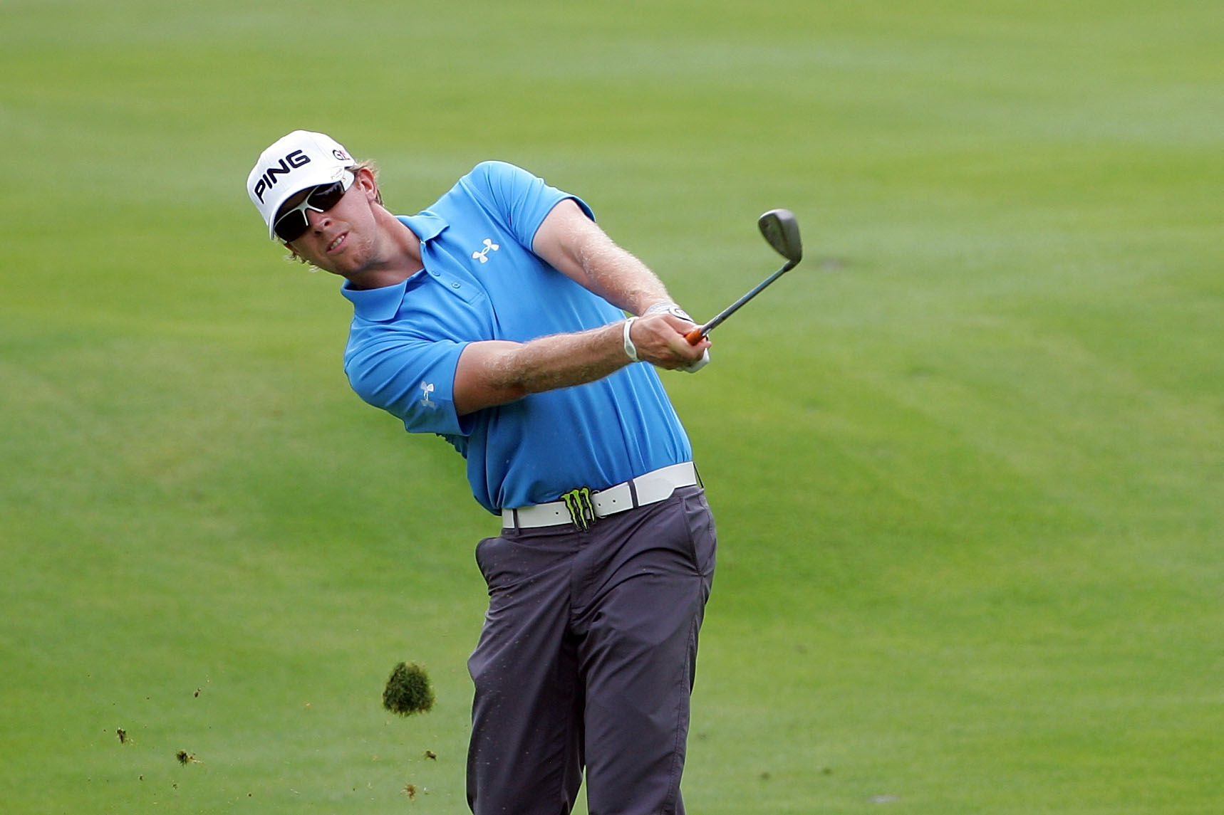 NORTON, MA - SEPTEMBER 03:  Hunter Mahan hits his third shot on the seventh hole during the first round of the Deutsche Bank Championship at TPC Boston on September 3, 2010 in Norton, Massachusetts.  (Photo by Michael Cohen/Getty Images)