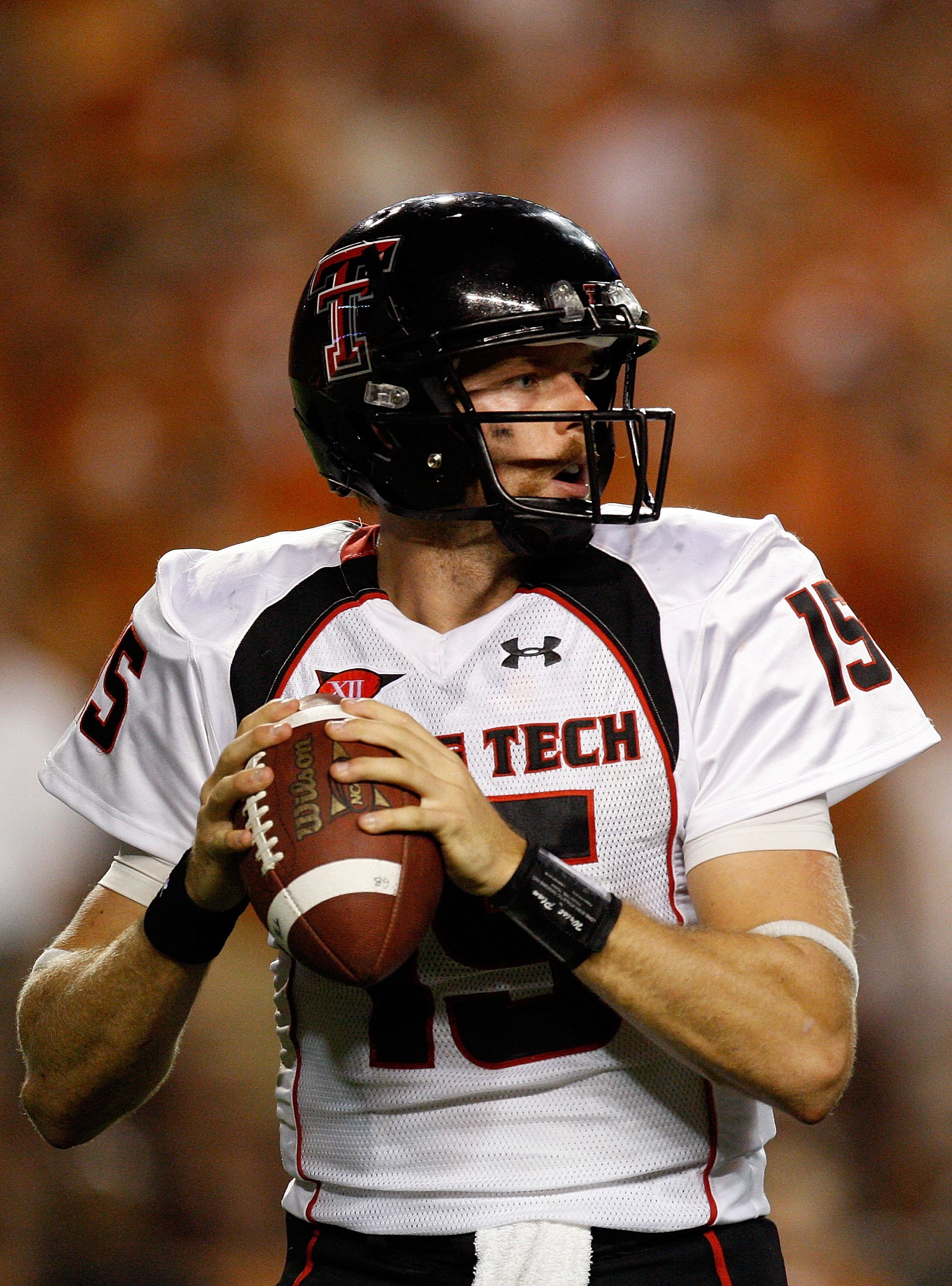 AUSTIN, TX - SEPTEMBER 19:  Quarterback Taylor Potts #15 of the Texas Tech Red Raiders drops back to pass against the Texas Longhorns at Darrell K Royal-Texas Memorial Stadium on September 19, 2009 in Austin, Texas.  (Photo by Ronald Martinez/Getty Images