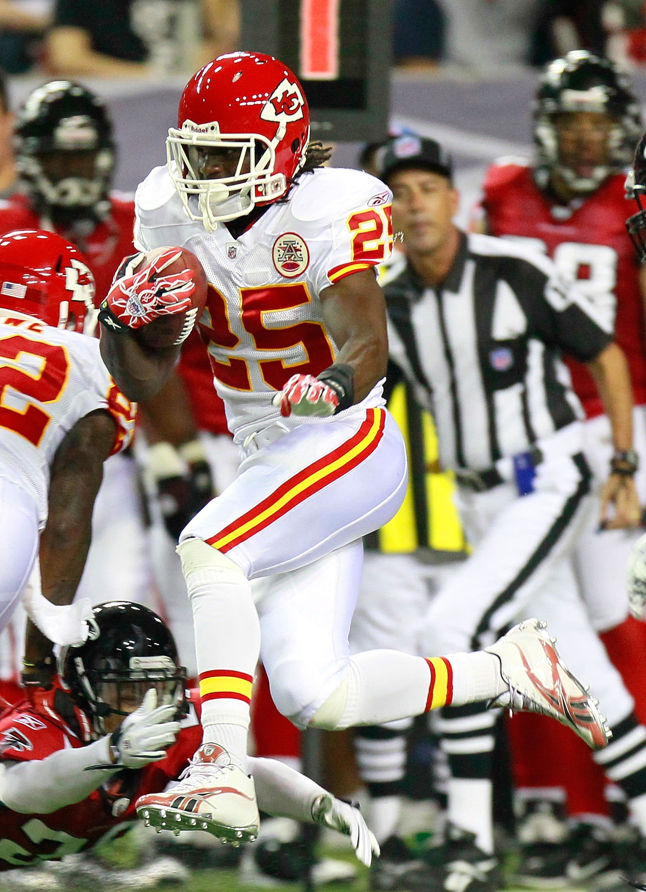 ATLANTA - AUGUST 13:  Jamaal Charles #25 of the Kansas City Chiefs against the Atlanta Falcons at Georgia Dome on August 13, 2010 in Atlanta, Georgia.  (Photo by Kevin C. Cox/Getty Images)