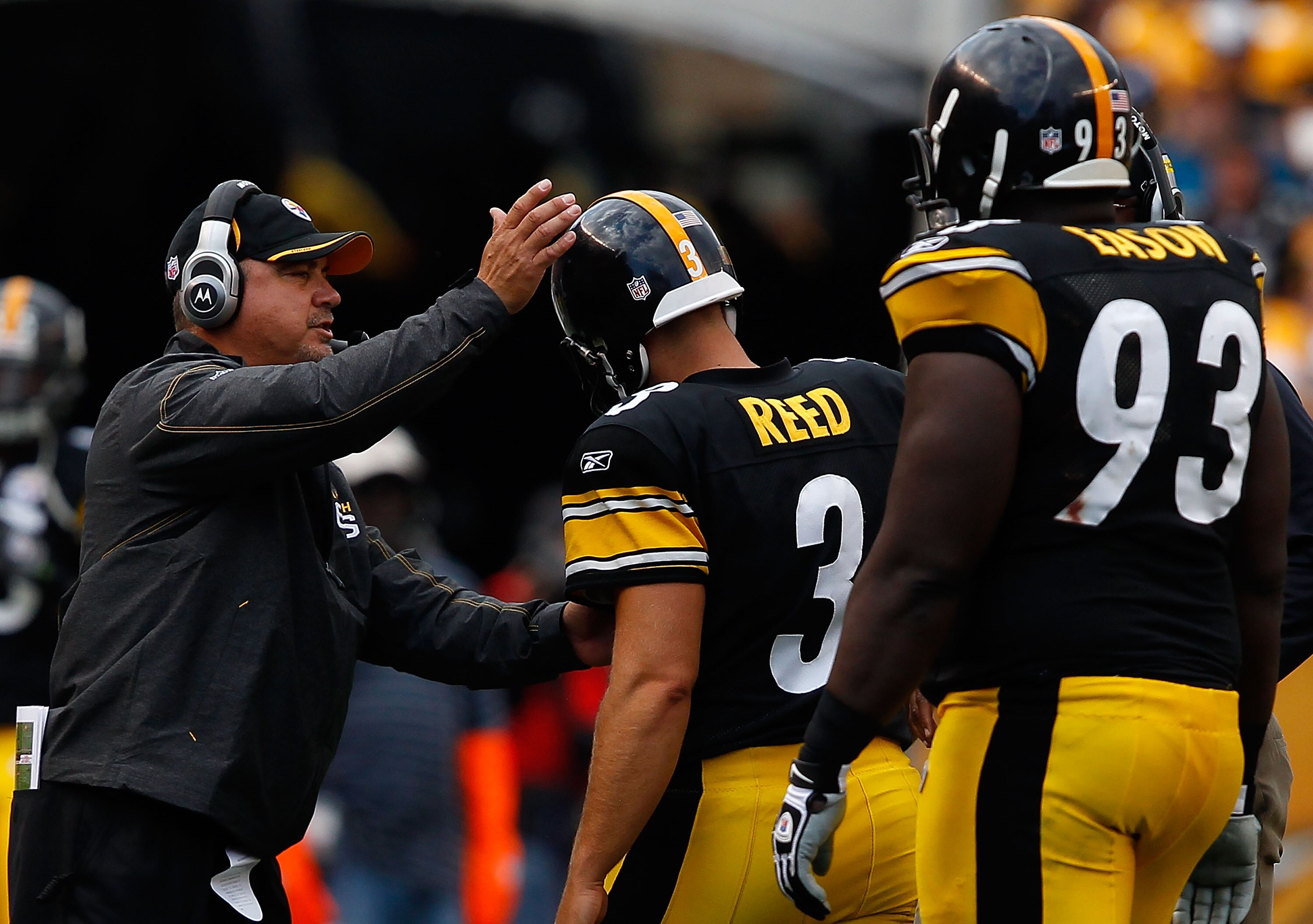 PITTSBURGH - SEPTEMBER 12:  Jeff Reed #3 of the Pittsburgh Steelers walks off of the field after missing a field goal in the fourth quarter against the Atlanta Falcons during the NFL season opener game on September 12, 2010 at Heinz Field in Pittsburgh, P