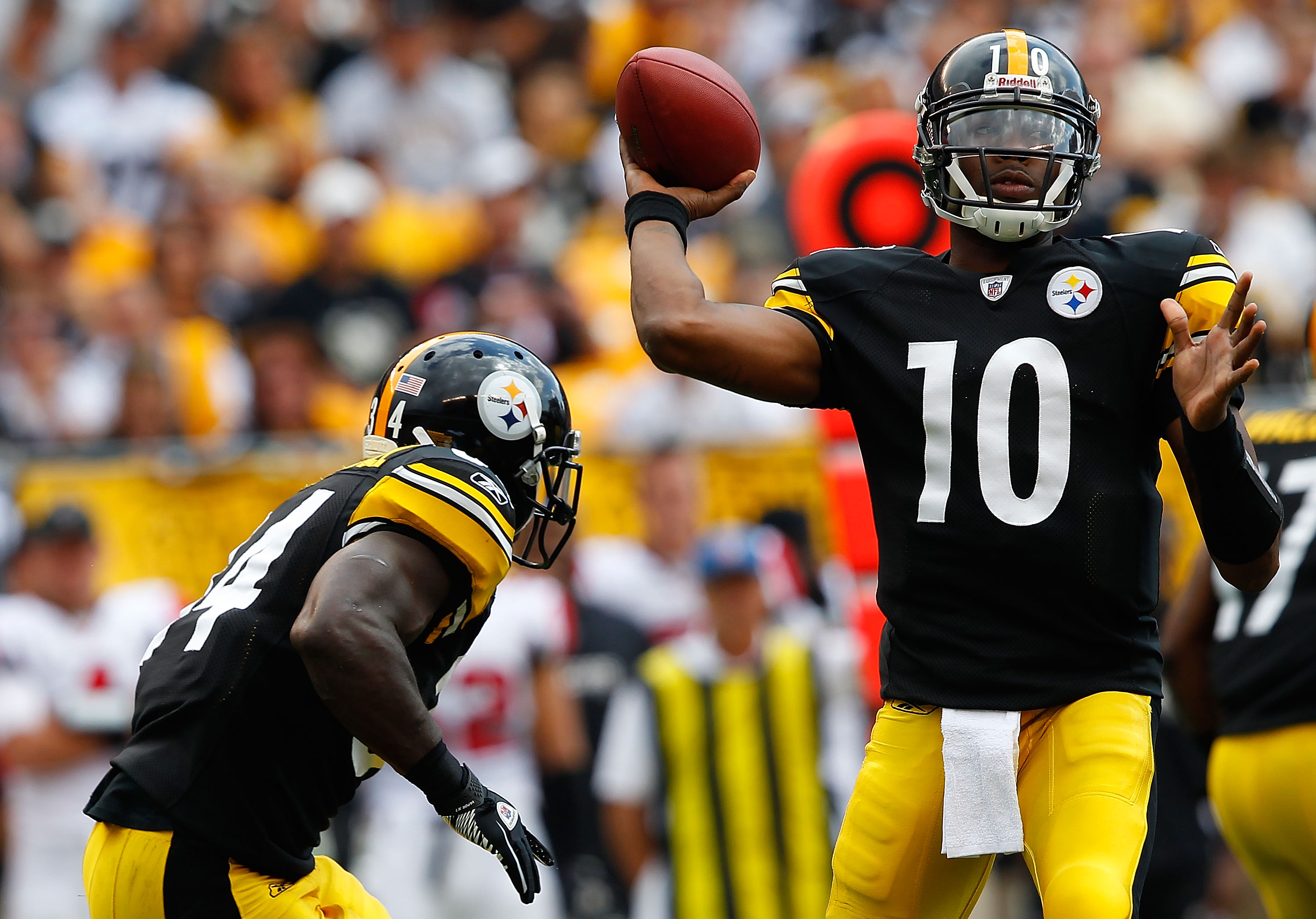 PITTSBURGH - SEPTEMBER 12:  Dennis Dixon #10 of the Pittsburgh Steelers drops back to pass against the Atlanta Falcons during the NFL season opener game on September 12, 2010 at Heinz Field in Pittsburgh, Pennsylvania.  (Photo by Jared Wickerham/Getty Ima