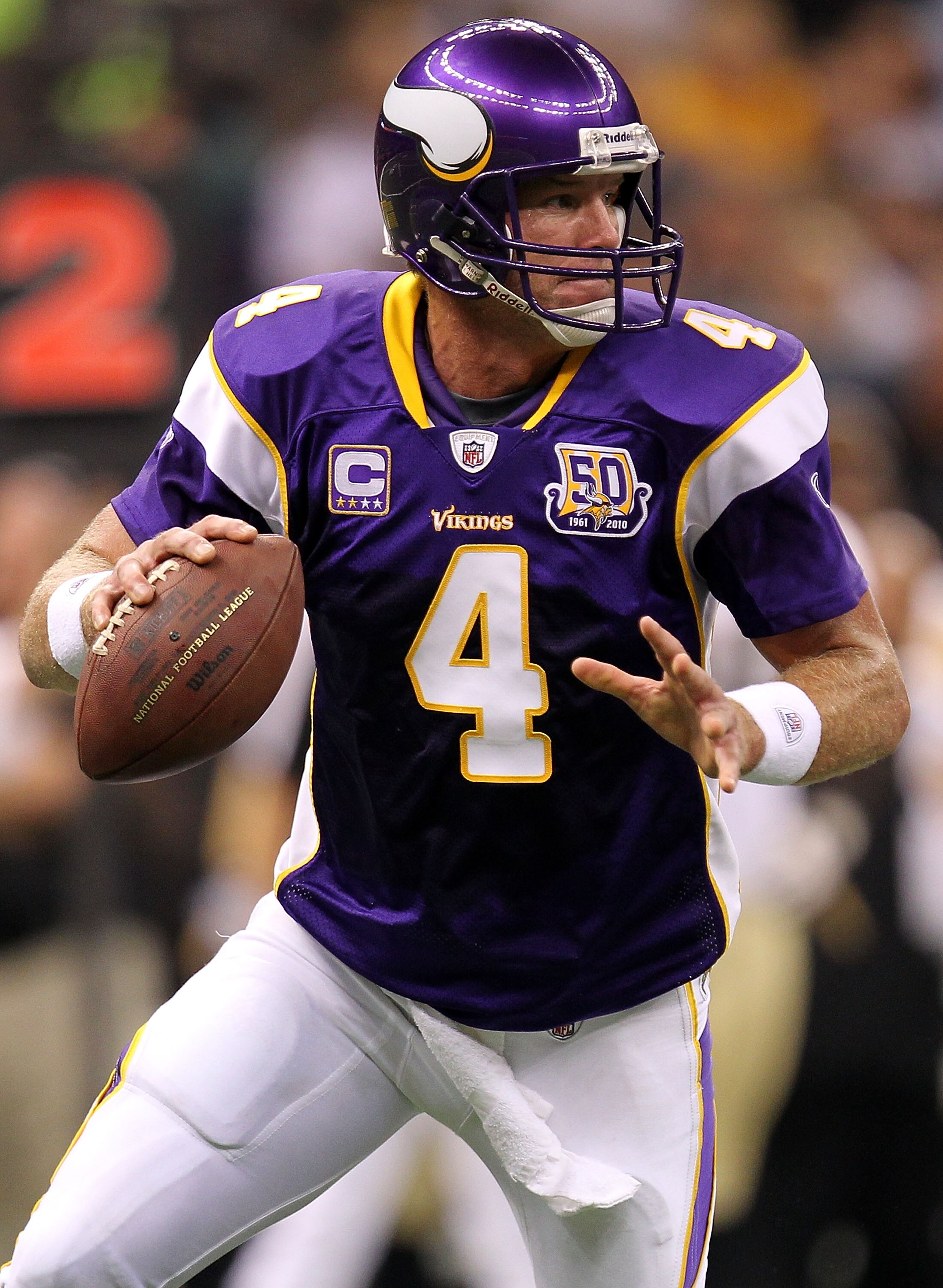 NEW ORLEANS - SEPTEMBER 09:  Quarterback Brett Favre #4 of the Minnesota Vikings at Louisiana Superdome on September 9, 2010 in New Orleans, Louisiana.  (Photo by Ronald Martinez/Getty Images)