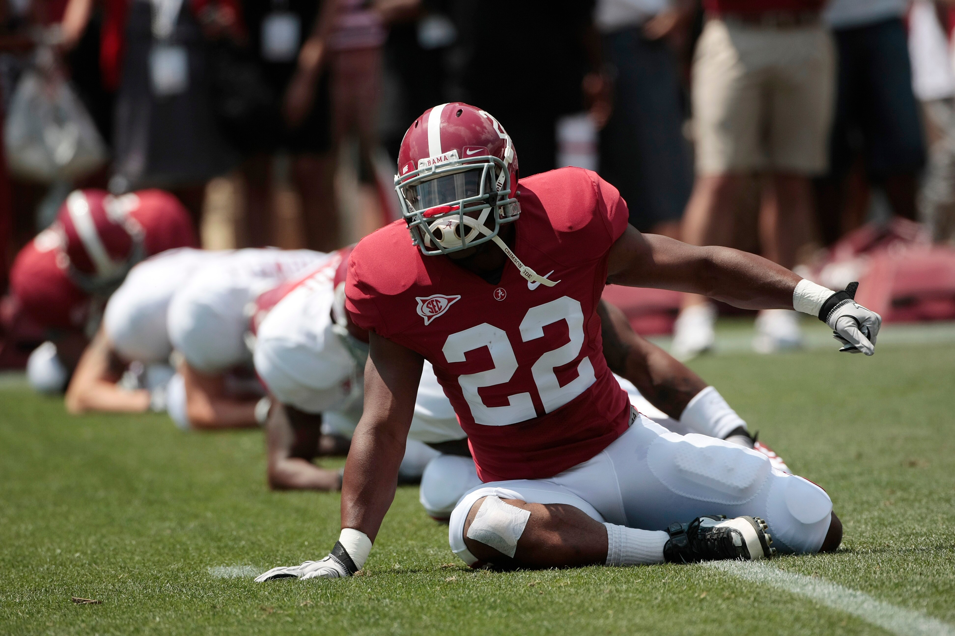 TUSCALOOSA, AL - APRIL 17: Heisman Trophy winner Mark Ingram #22 warms up prior to the start of the Alabama spring game at Bryant Denny Stadium on April 17, 2010 in Tuscaloosa, Alabama. (Photo by Dave Martin/Getty Images)