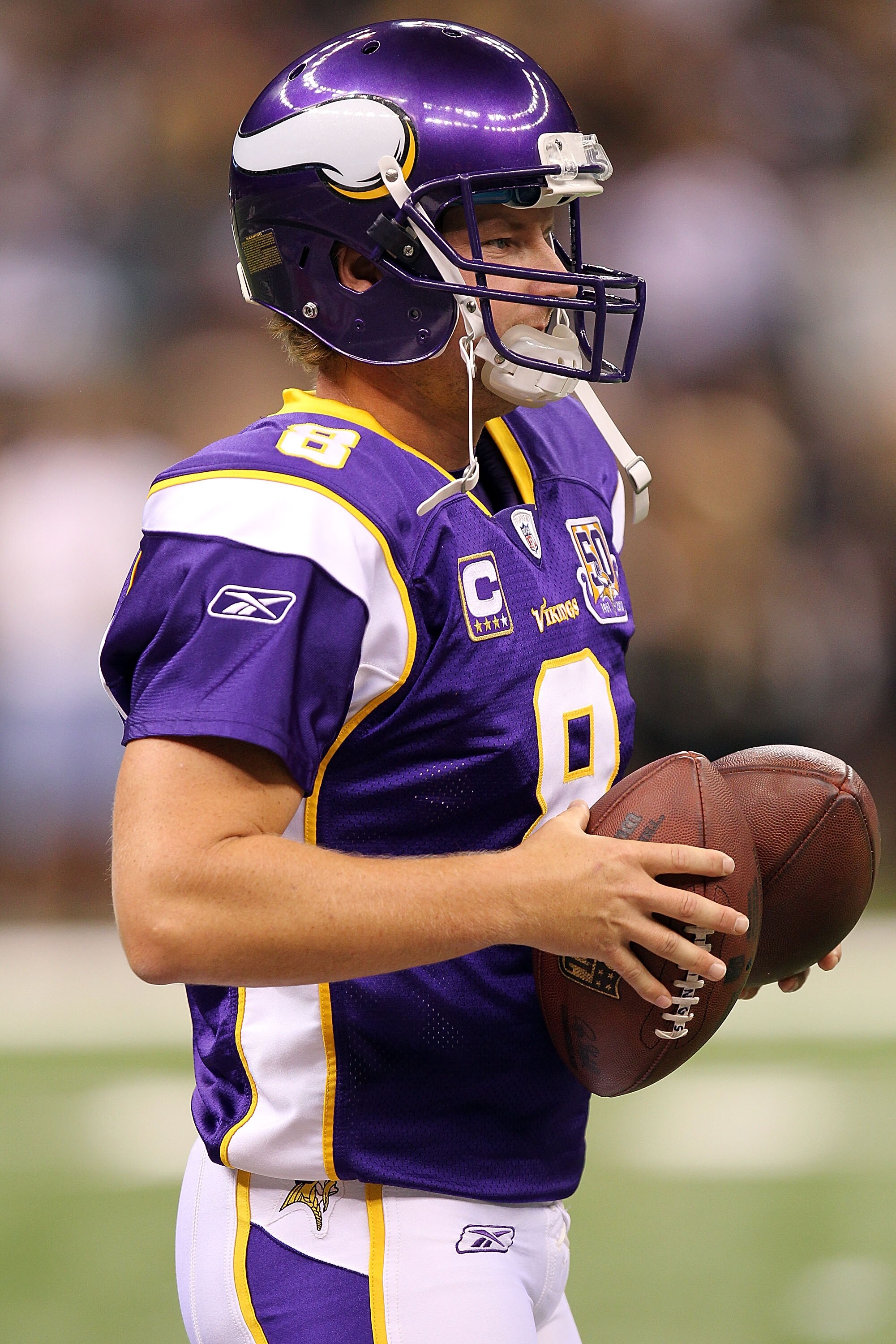 NEW ORLEANS - SEPTEMBER 09:  Kicker Ryan Longwell #8 of the Minnesota Vikings at Louisiana Superdome on September 9, 2010 in New Orleans, Louisiana.  (Photo by Ronald Martinez/Getty Images)