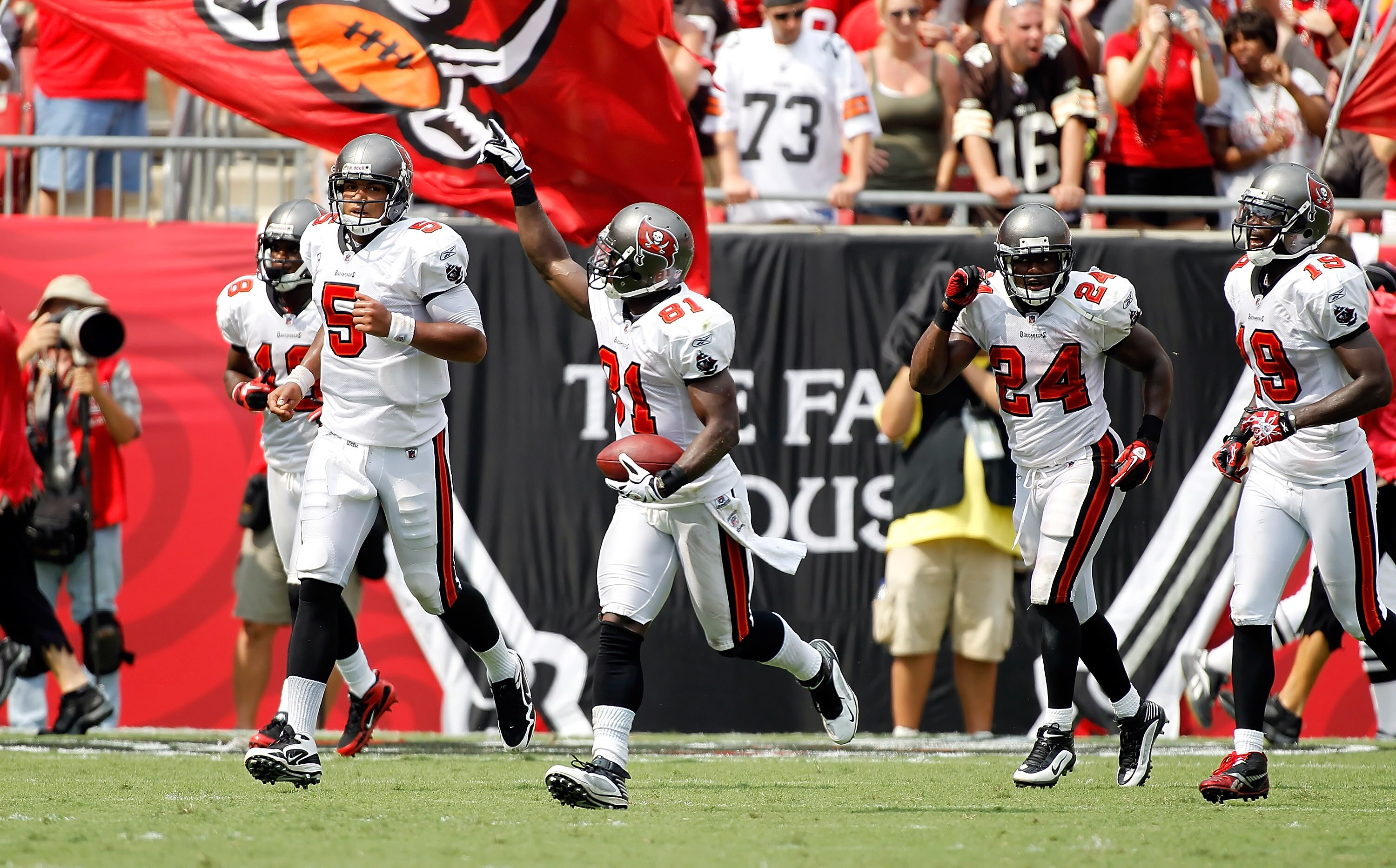 TAMPA, FL - SEPTEMBER 12:  Receiver Michael Spurlock #81 of the Tampa Bay Buccaneers recognizes the crowd after his touchdown catch against the Cleveland Browns during the game at Raymond James Stadium on September 12, 2010 in Tampa, Florida.  (Photo by J