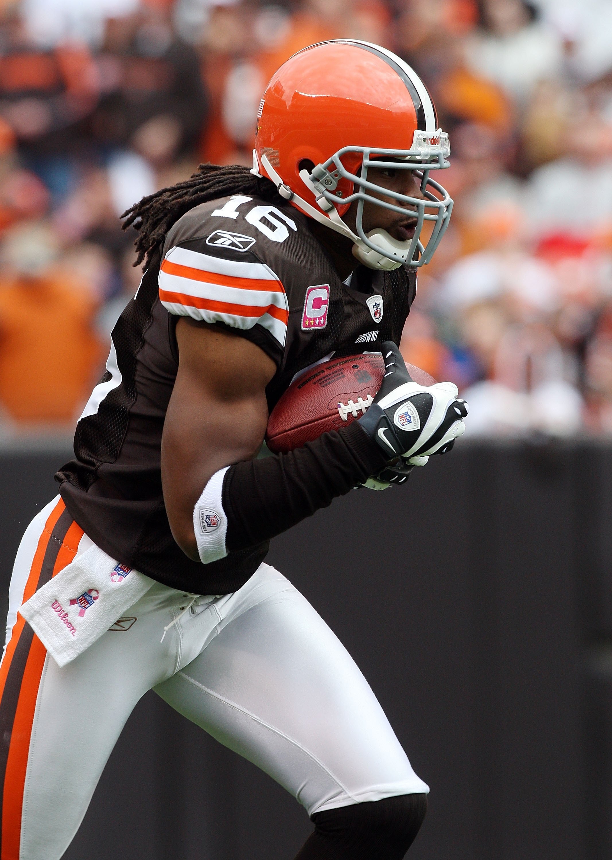 CLEVELAND - OCTOBER 04:  Joshua Cribbs #16 of the Cincinnati Bengals runs the ball against the Cleveland Browns during their game at Cleveland Browns Stadium on October 4, 2009 in Cleveland, Ohio. The Bengals defeated the Browns 23-20 in overtime.  (Photo