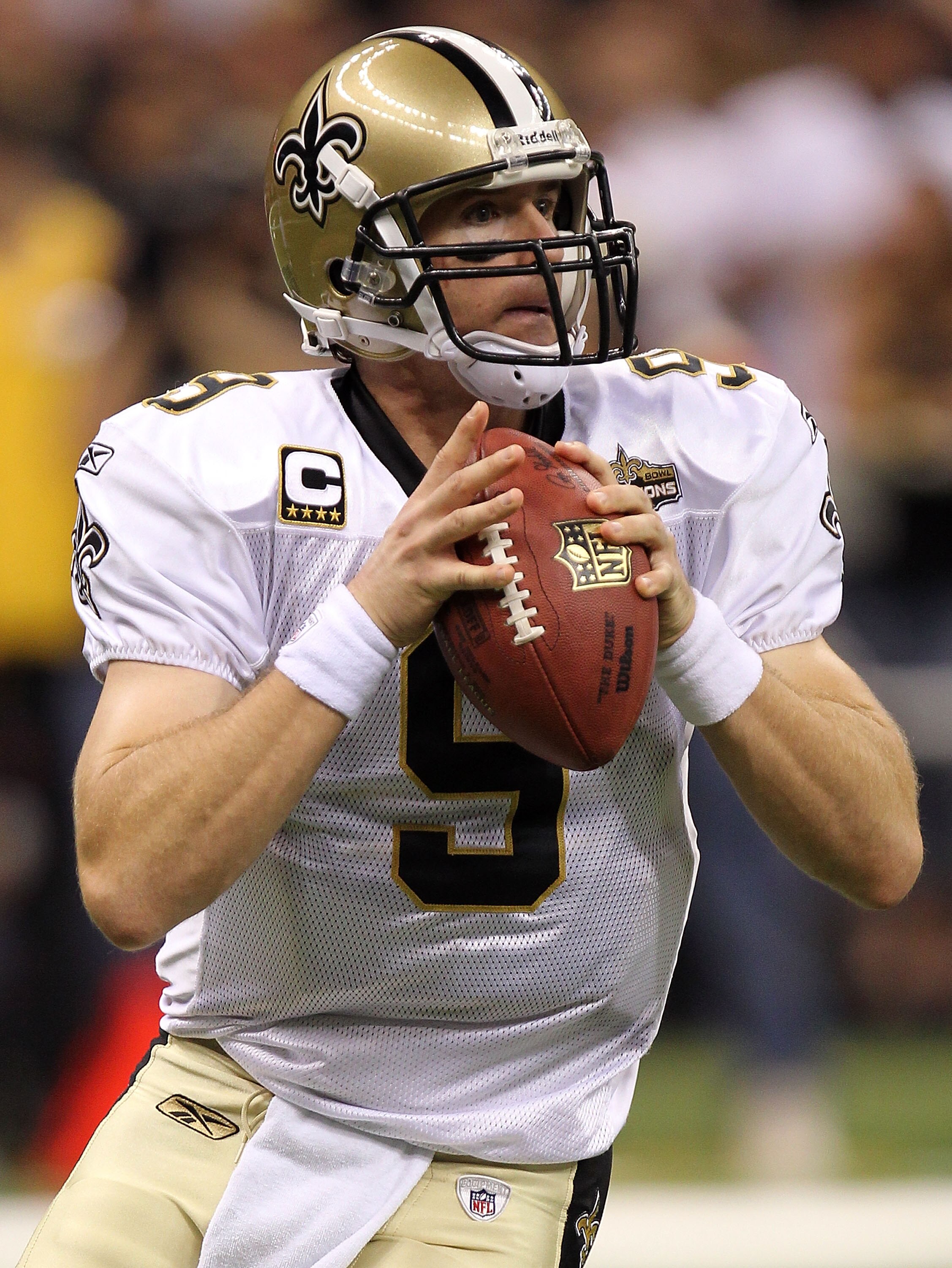 NEW ORLEANS - SEPTEMBER 09:  Quarterback Drew Brees #9 of the New Orleans Saints at Louisiana Superdome on September 9, 2010 in New Orleans, Louisiana.  (Photo by Ronald Martinez/Getty Images)