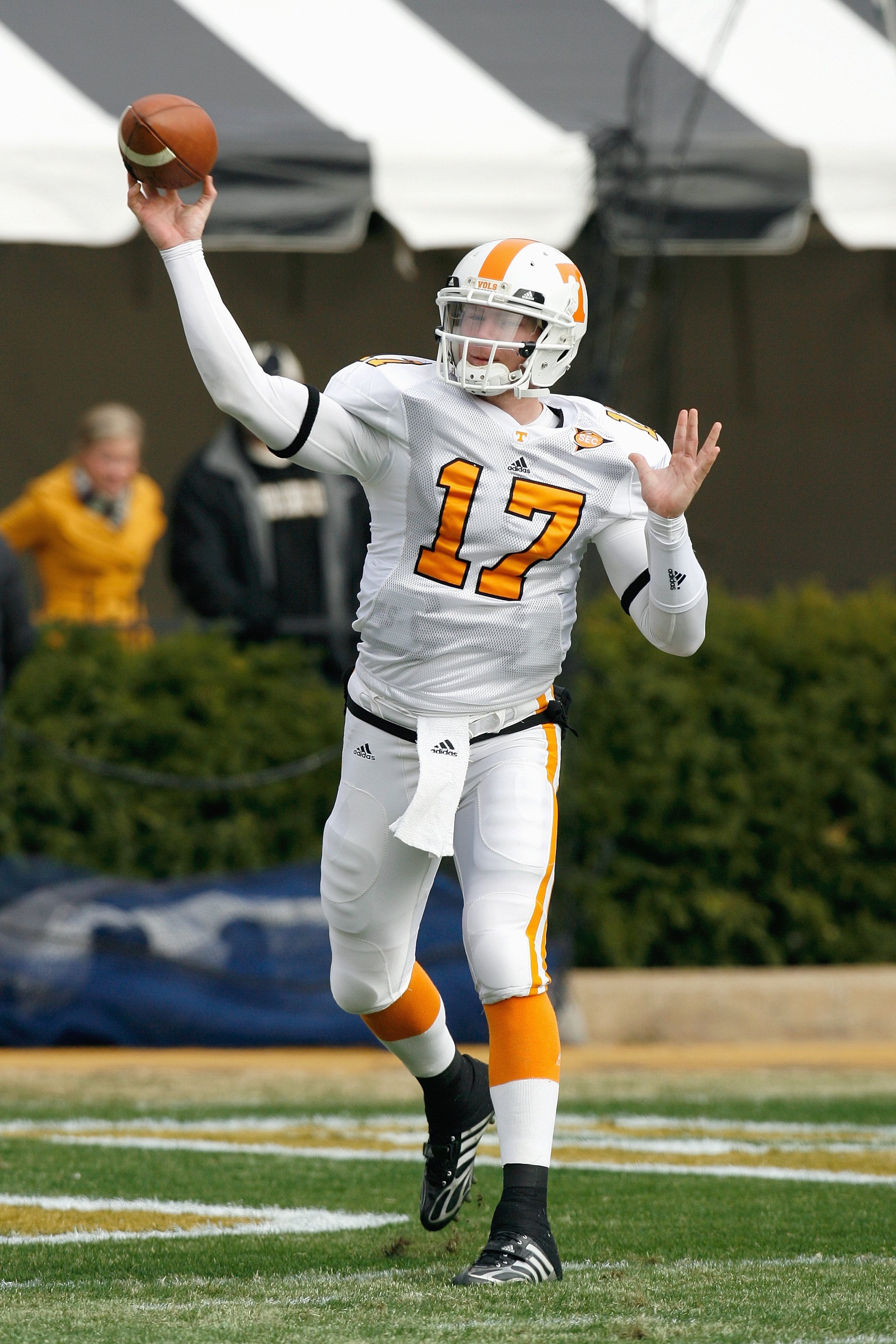 NASHVILLE, TN - NOVEMBER 22:  Quarterback Nick Stephens #17 of the Tennessee Volunteers warms up before the game against the Vanderbilt Commodores at Vanderbilt Stadium on November 22, 2008 in Nashville, North Carolina.  (Photo by Kevin C. Cox/Getty Image