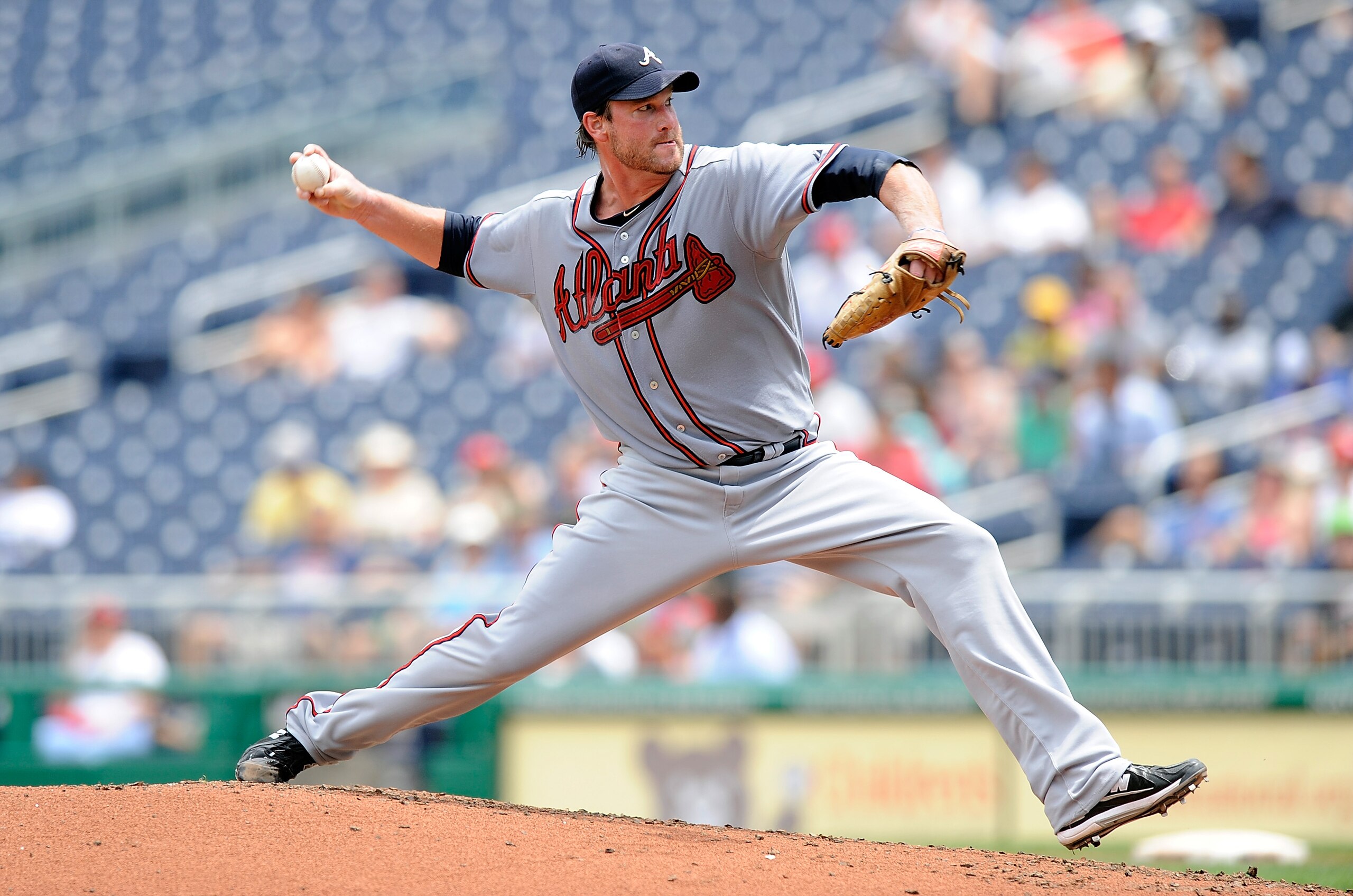 WASHINGTON - JULY 29:  Derek Lowe #32 of the Atlanta Braves pitches against the Washington Nationals at Nationals Park on July 29, 2010 in Washington, DC.  (Photo by Greg Fiume/Getty Images)