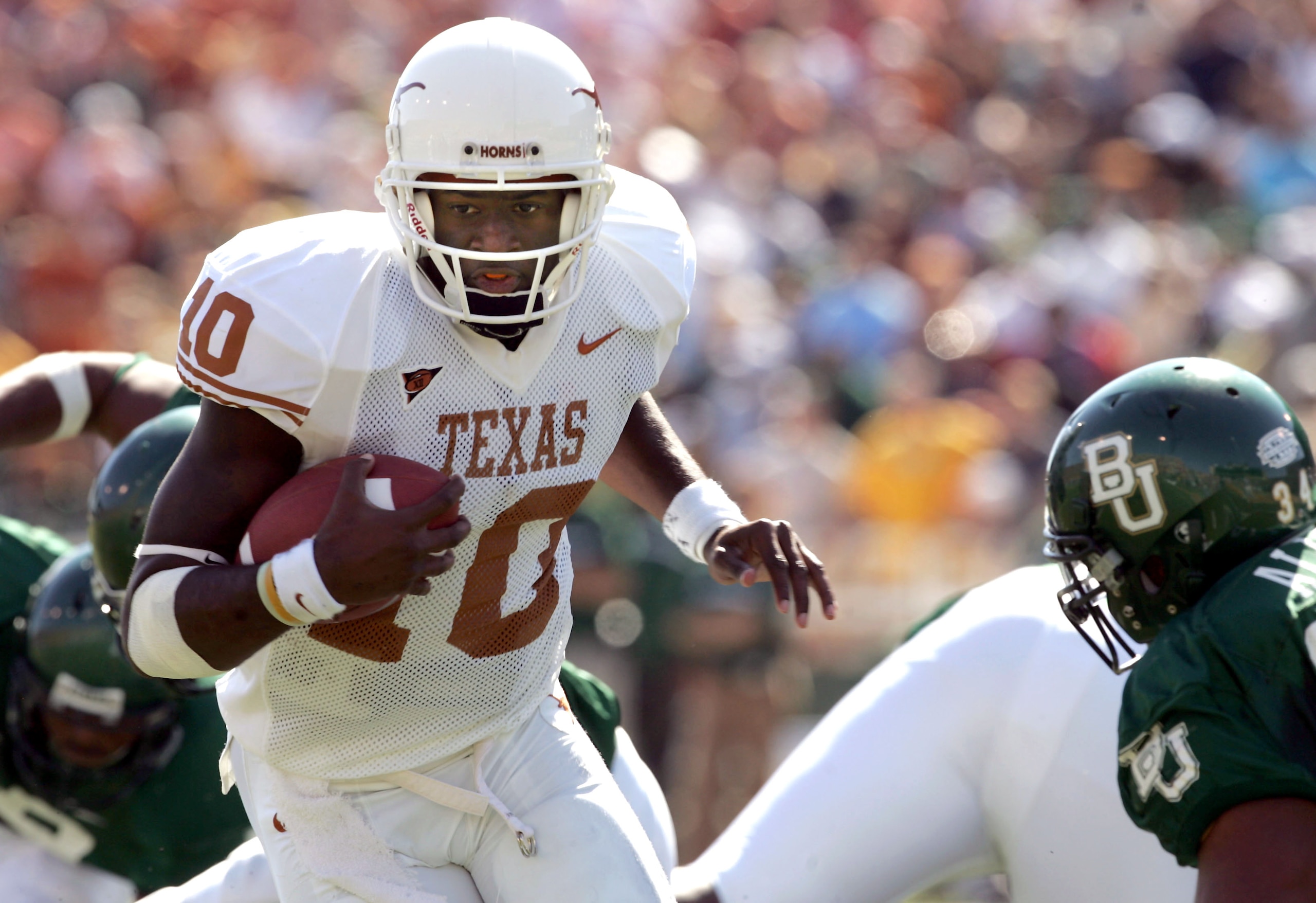WACO, TX - NOVEMBER 5: Quarterback Vince Young #10 of the Texas Longhorns carries the ball against the Baylor Bears on November 5, 2005 at Floyd Casey Stadium in Waco, Texas. (Photo by Stephen Dunn /Getty Images) WACO, TX - NOVEMBER 5: Quarterback Vince Young #10 of the Texas Longhorns carries the ball against the Baylor Bears on November 5, 2005 at Floyd Casey Stadium in Waco, Texas. (Photo by Stephen Dunn /Getty Images)