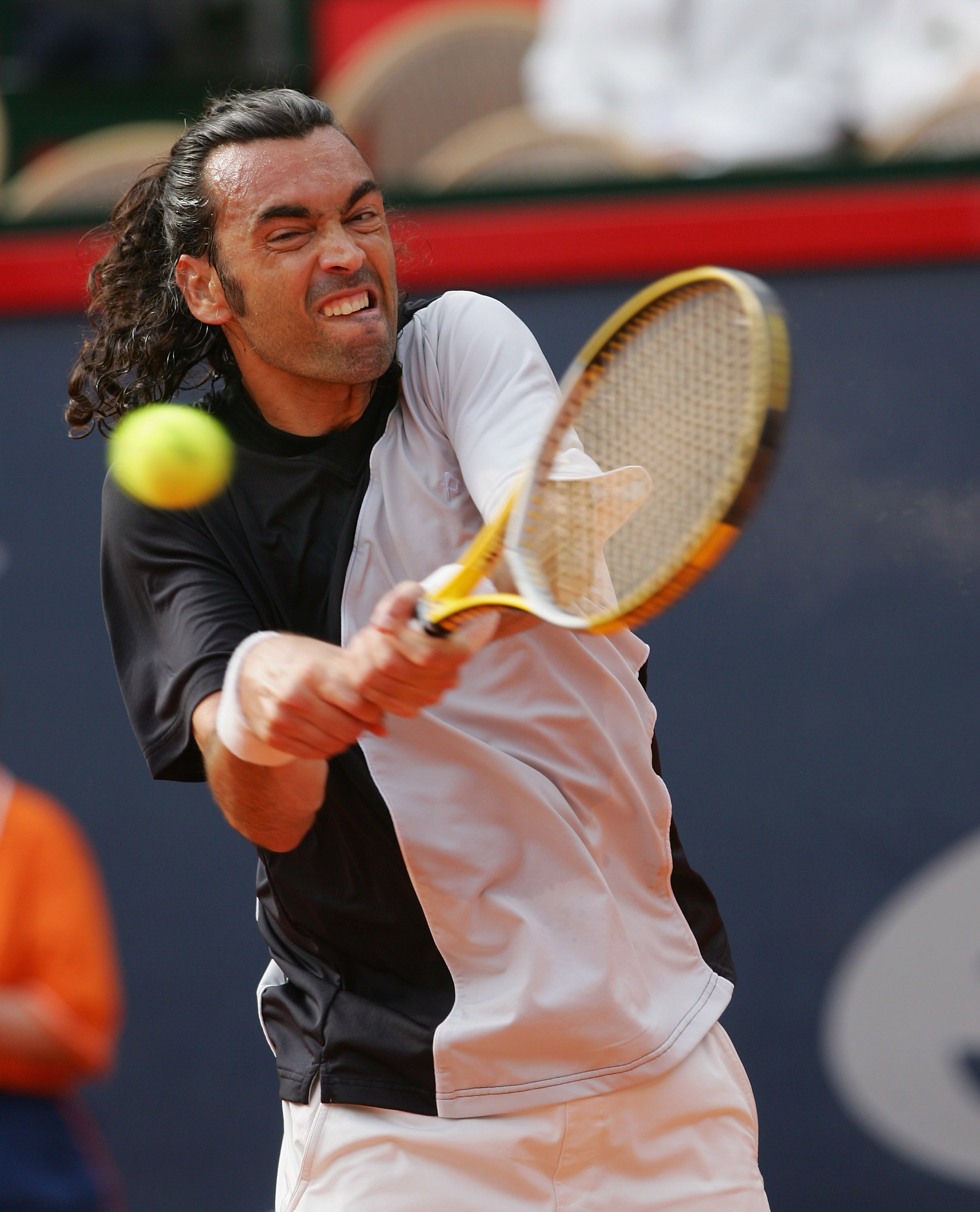 HAMBURG, GERMANY - MAY 20:  Sergi Bruguera  of Spain returns against Thomas Muster of Austria during BlackRock Tennis Classic 2007 at Rothenbaum Tennis Centre May 18, 2007 in Hamburg, Germany.  (Photo by Stuart Franklin/Getty Images)