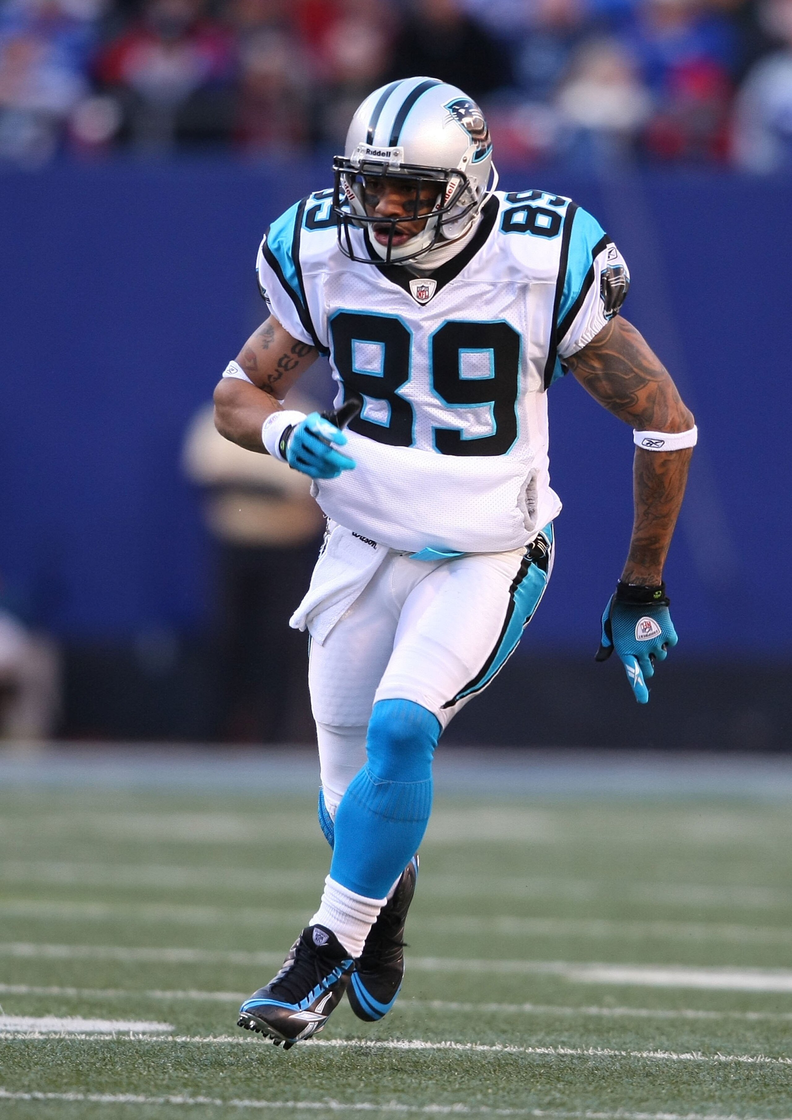 EAST RUTHERFORD, NJ - DECEMBER 27:  Steve Smith #89 of the Carolina Panthers against the New York Giants at Giants Stadium on December 27, 2009 in East Rutherford, New Jersey.  (Photo by Nick Laham/Getty Images)