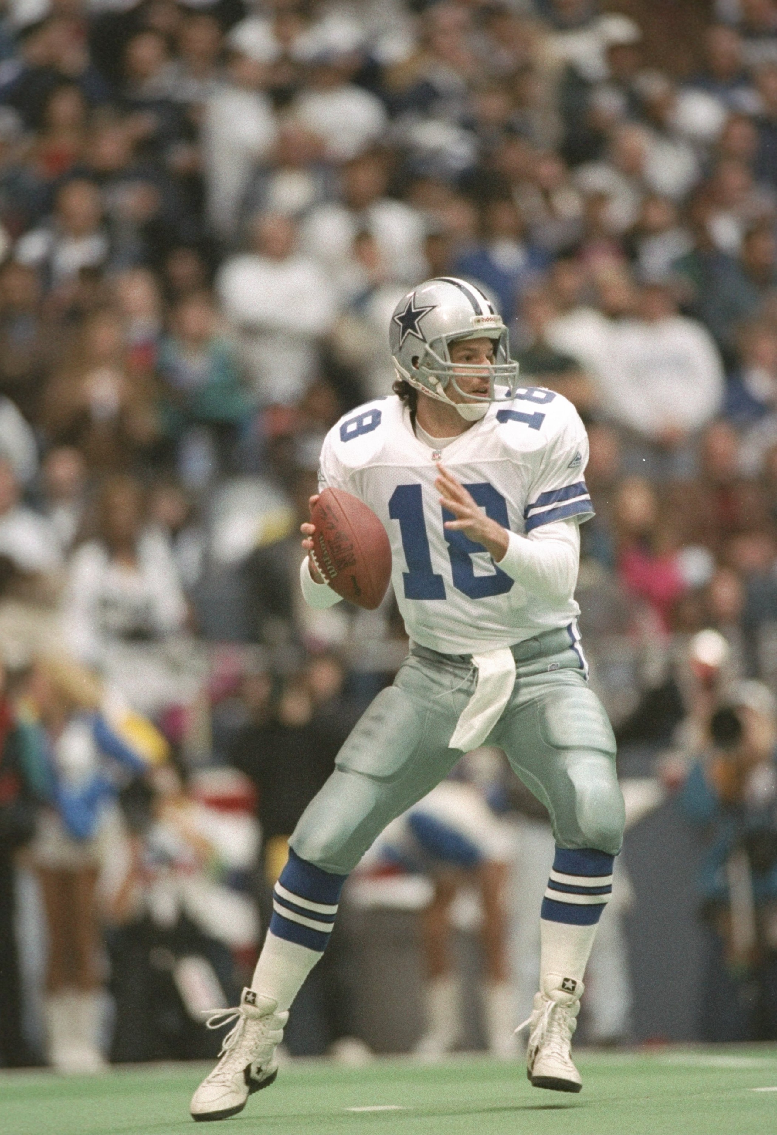 23 Jan 1994: Quarterback Bernie Kosar of the Dallas Cowboys looks to pass the ball during a game against the San Francisco 49ers at Texas Stadium in Irving, Texas. The Cowboys won the game, 38-21. Mandatory Credit: Stephen Dunn /Allsport 23 Jan 1994: Quarterback Bernie Kosar of the Dallas Cowboys looks to pass the ball during a game against the San Francisco 49ers at Texas Stadium in Irving, Texas. The Cowboys won the game, 38-21. Mandatory Credit: Stephen Dunn /Allsport