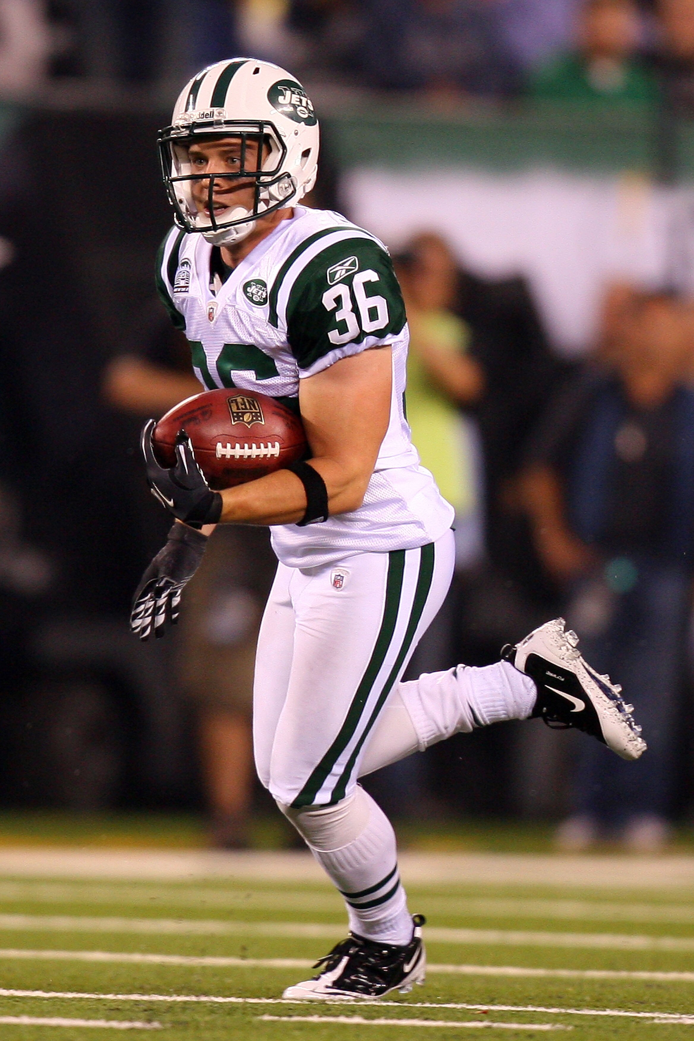 EAST RUTHERFORD, NJ - SEPTEMBER 13: Jim Leonhard #36 of the New York Jets  runs against the Baltimore Ravens during their home opener at the New Meadowlands Stadium on September 13, 2010 in East Rutherford, New Jersey.  (Photo by Andrew Burton/Getty Image