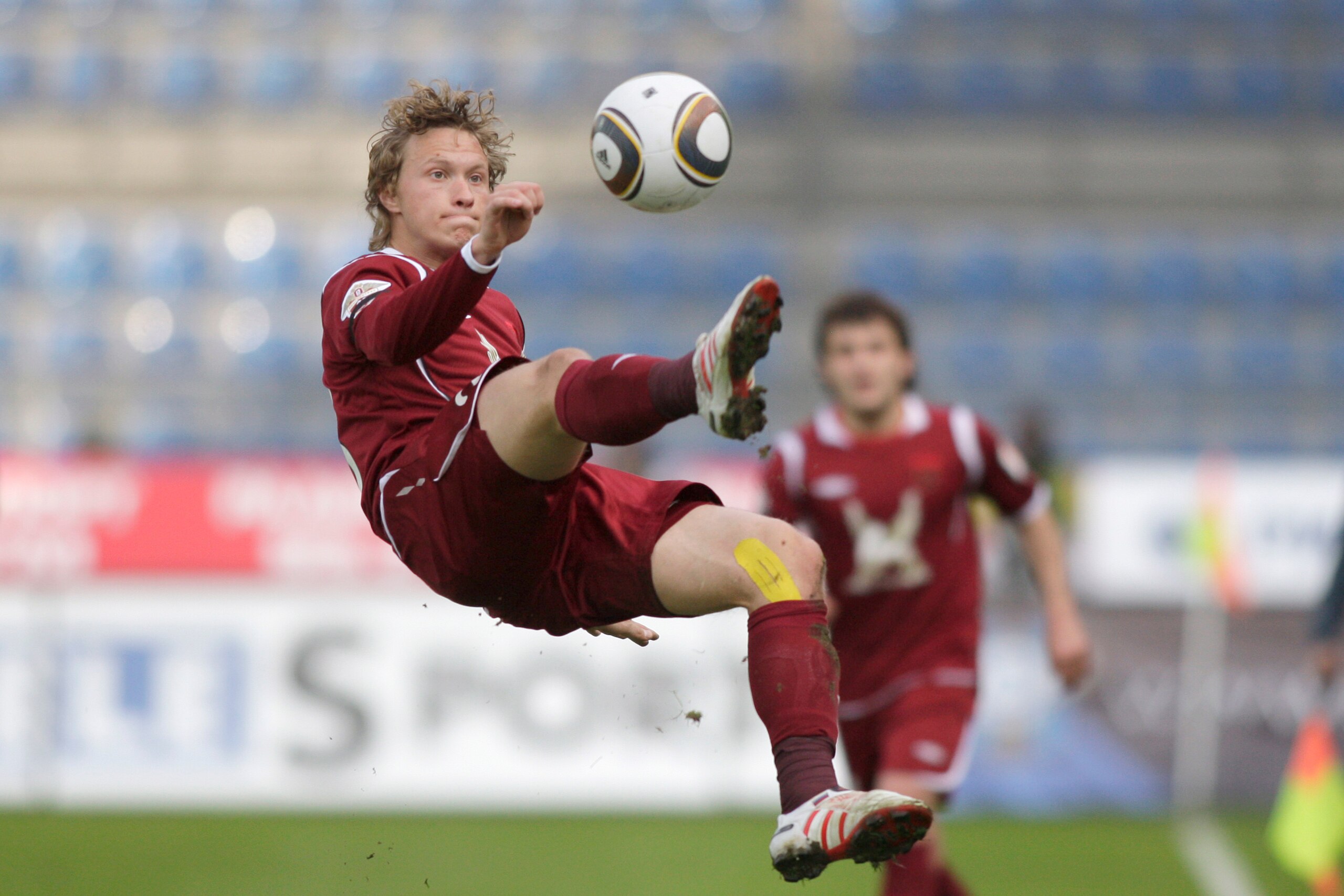 RAMENSKOE, RUSSIA - APRIL 04: Yevgeni Balyaikin of FC Rubin Kazan during the Russian Football League Championship match between FC Saturn Moscow Oblast and FC Rubin Kazan at the Saturn Stadium on April 04, 2010 in Ramenskoe, Russia.  (Photo by Sergei Tsar