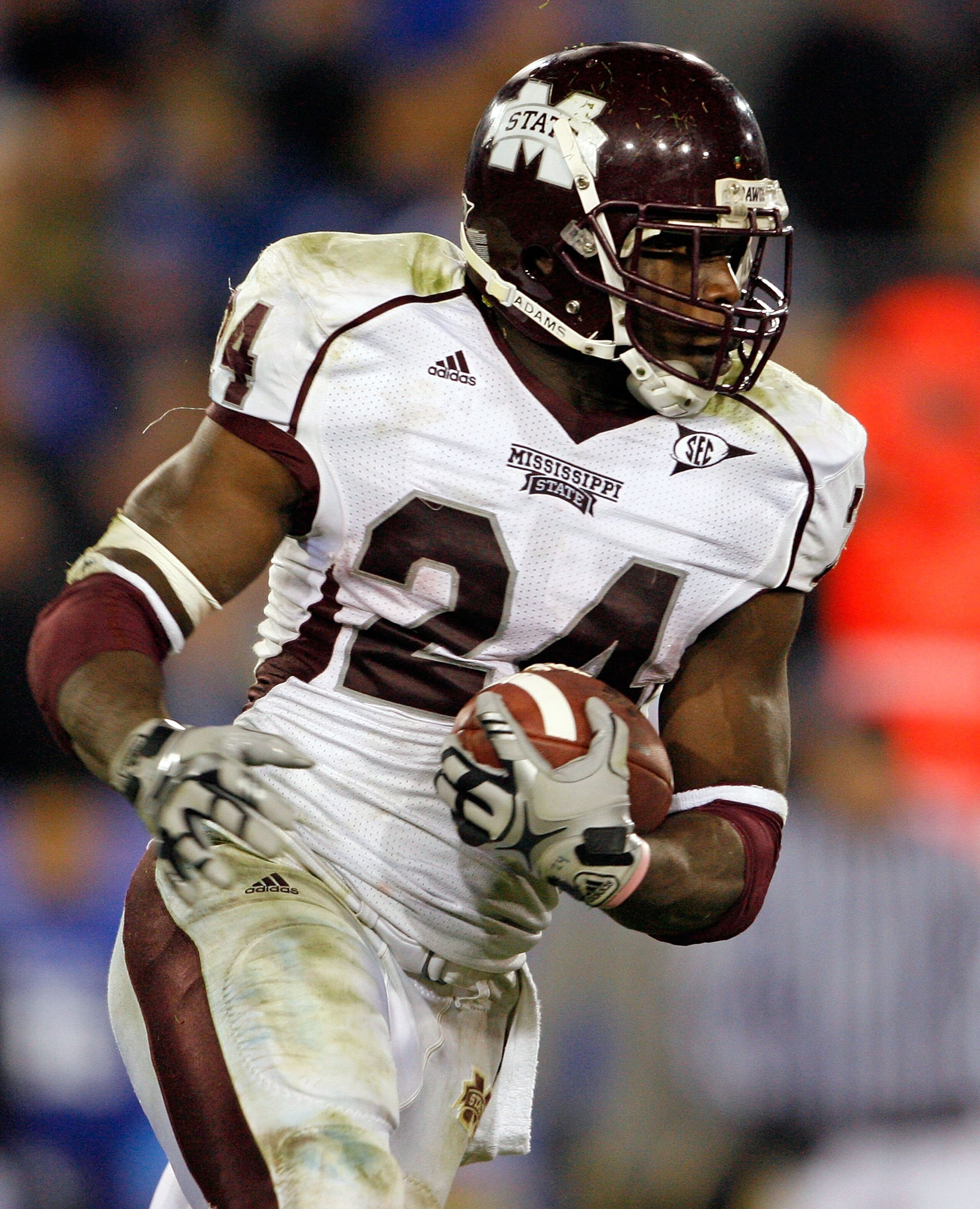 LEXINGTON, KY - OCTOBER 31:  Anthony Dixon #24 of  the Mississippi State Bulldogs runs with the ball during the SEC game against the Kentucky Wildcats  at Commonwealth Stadium on October 31, 2009 in Lexington, Kentucky.  (Photo by Andy Lyons/Getty Images)