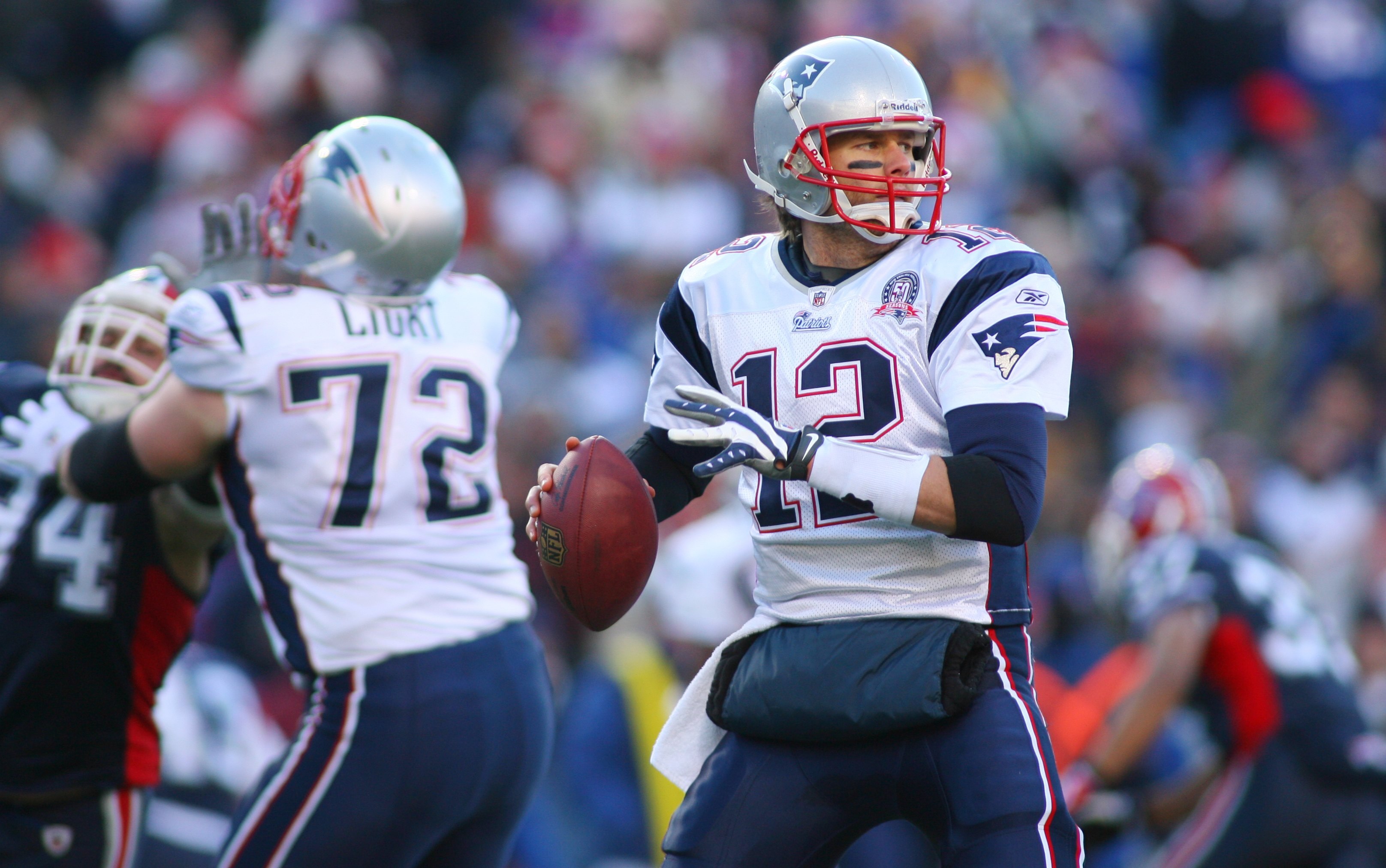 ORCHARD PARK, NY - DECEMBER 20: Tom Brady #12 of the New England Patriots looks to throw a pass against the Buffalo Bills during the game at Ralph Wilson Stadium on December 20, 2009 in Orchard Park, New York. (Photo by: Rick Stewart/Getty Images)