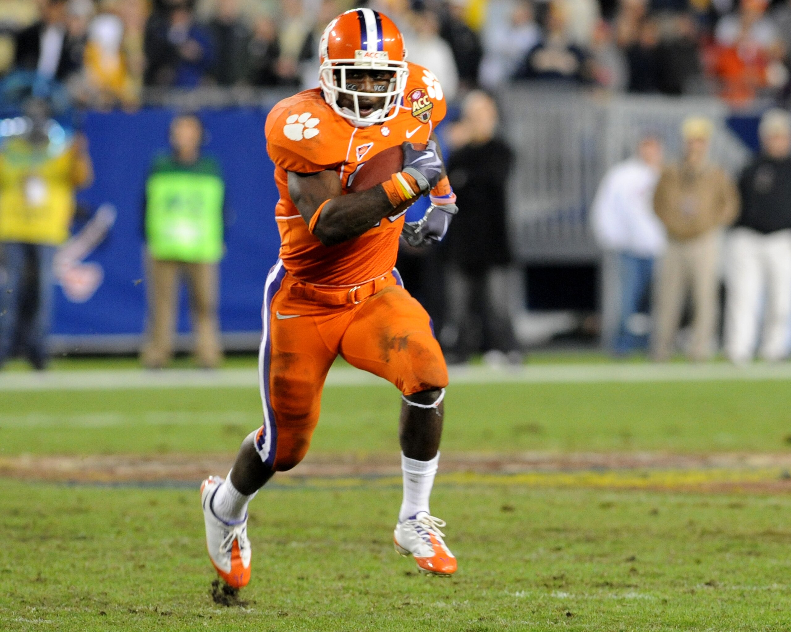 TAMPA, FL - NOVEMBER 28:  Running back C. J. Spiller #28 of the Clemson Tigers rushes upfield against the Georgia Tech Yellow Jackets in the 2009 ACC Football Championship Game at Raymond James Stadium on December 5, 2009 in Tampa, Florida.  (Photo by Al 