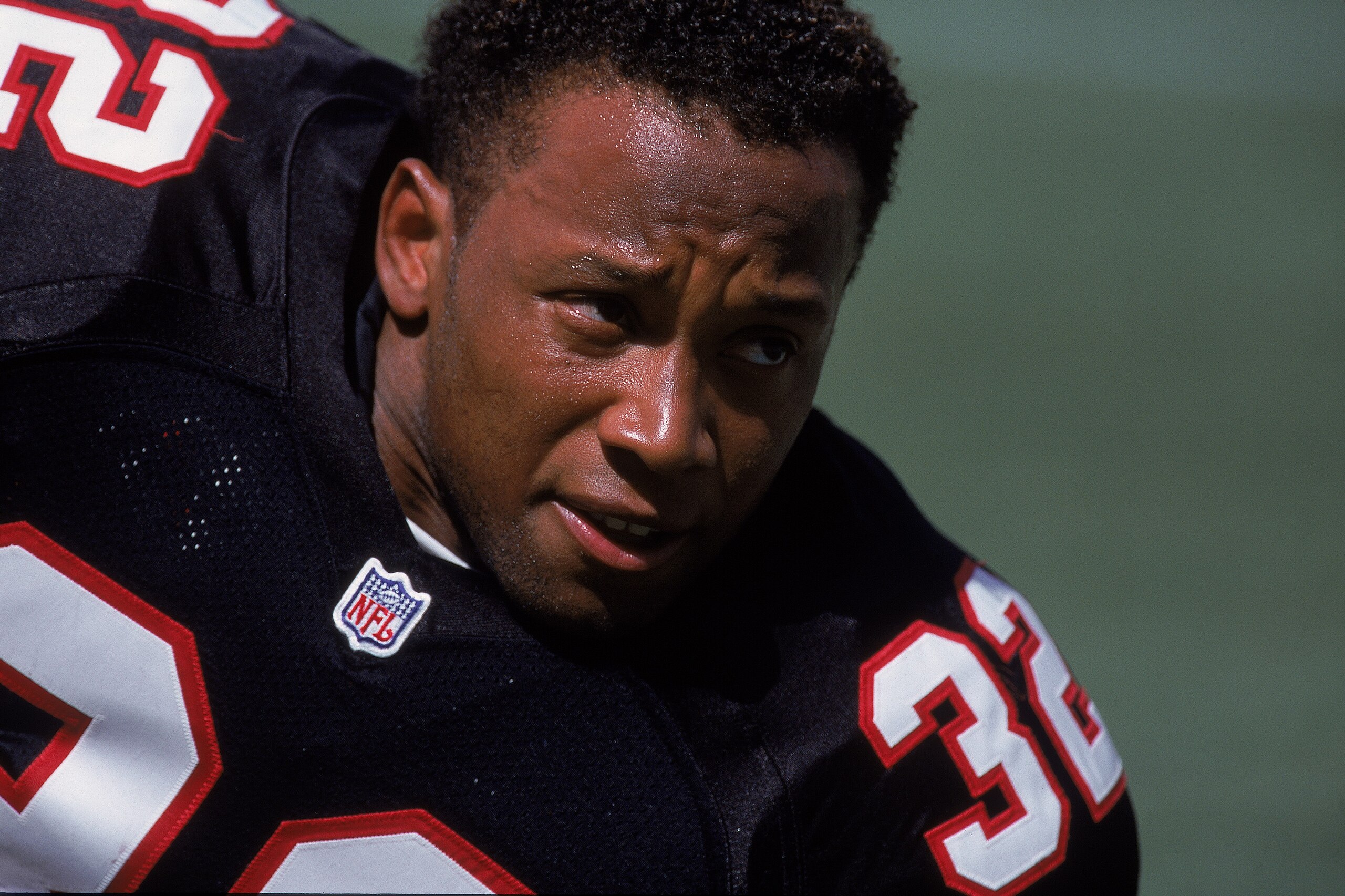 30 Sep 2001:  Jamal Anderson #32 of the Atlanta Falcons looks on during the game against the Arizona Cardinals at the Sun Devil Stadium in Tempe, Arizona.  The Falcons defeated the Cardinals 34-14.Mandatory Credit: Donald Miralle  /Allsport