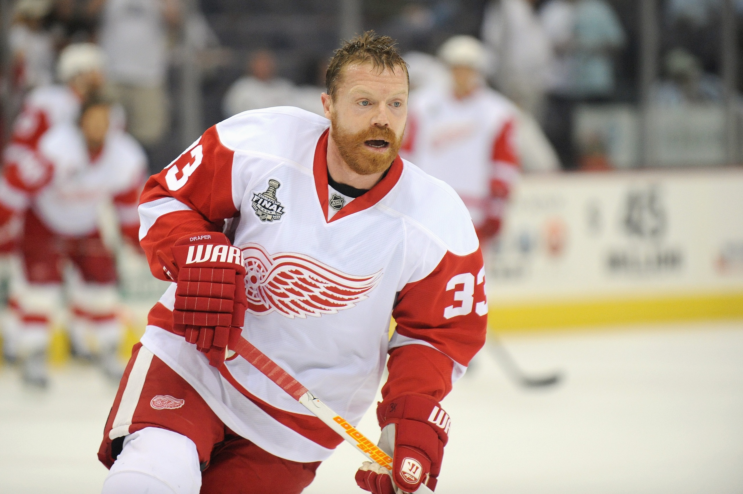 PITTSBURGH - JUNE 9:  Kris Draper #33 of the Detroit Red Wings warms up against the Pittsburgh Penguins before Game Six of the NHL Stanley Cup Finals at the Mellon Arena on June 9, 2009 in Pittsburgh, Pennsylvania. (Photo by: Harry How/Getty Images)