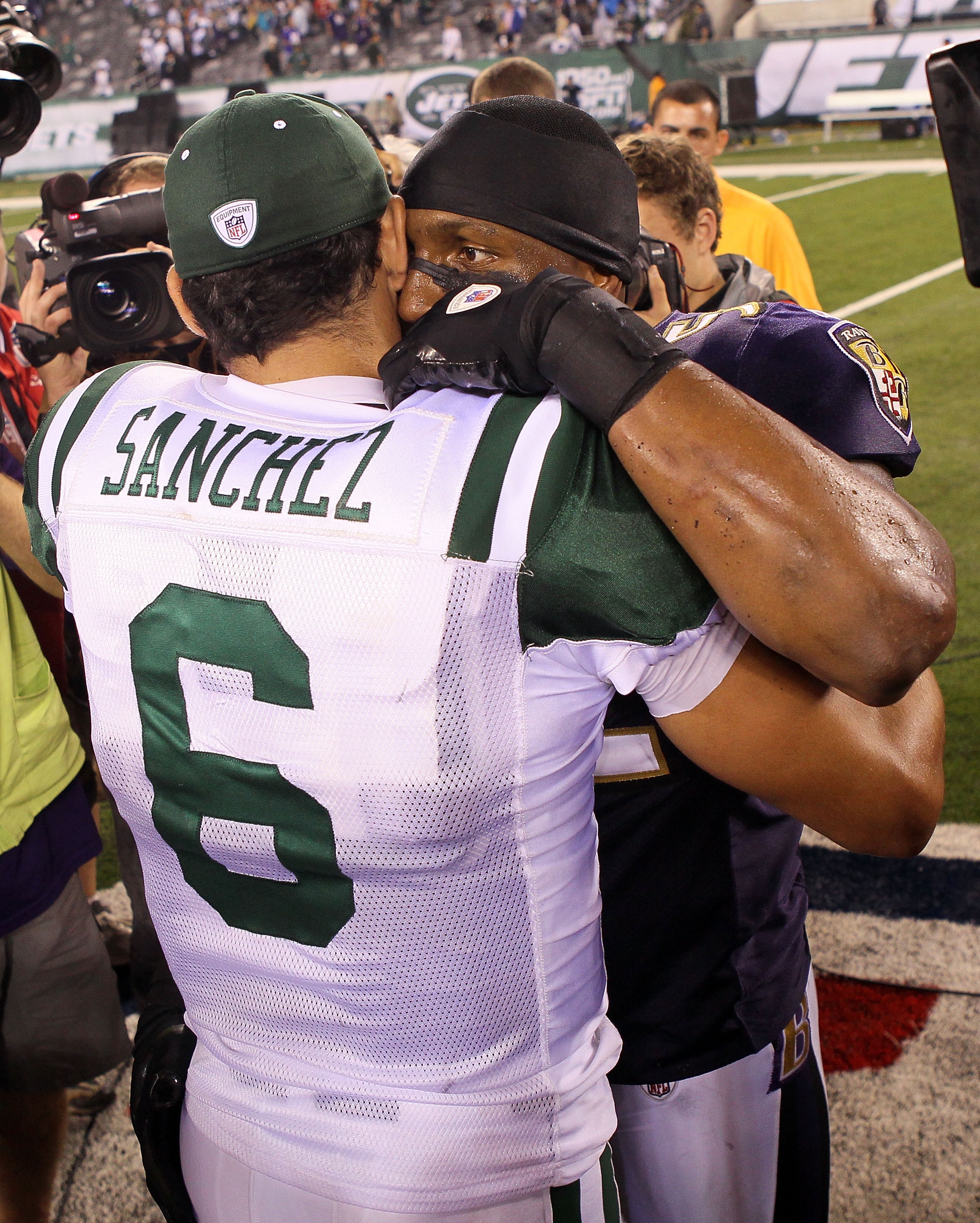 EAST RUTHERFORD, NJ - SEPTEMBER 13:  Ray Lewis #52 of the Baltimore Ravens talks to Mark Sanchez #6 of the New York Jets after defeating the New York Jets in their home opener at the New Meadowlands Stadium on September 13, 2010 in East Rutherford, New Je