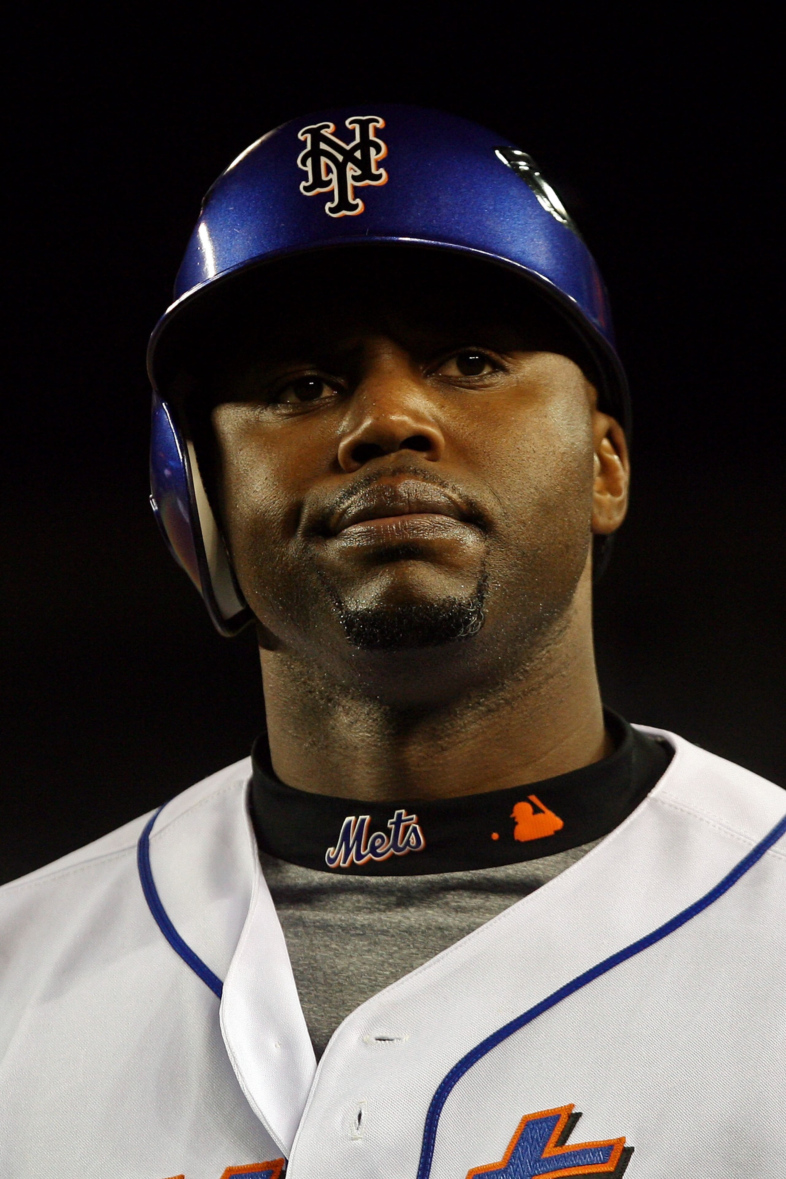 NEW YORK - OCTOBER 05:  Cliff Floyd #30 of the New York Mets reacts to a near home run against the Los Angeles Dodgers during game two of the National League Division Series at Shea Stadium on October 5, 2006 in the Flushing neighborhood of Queens borough